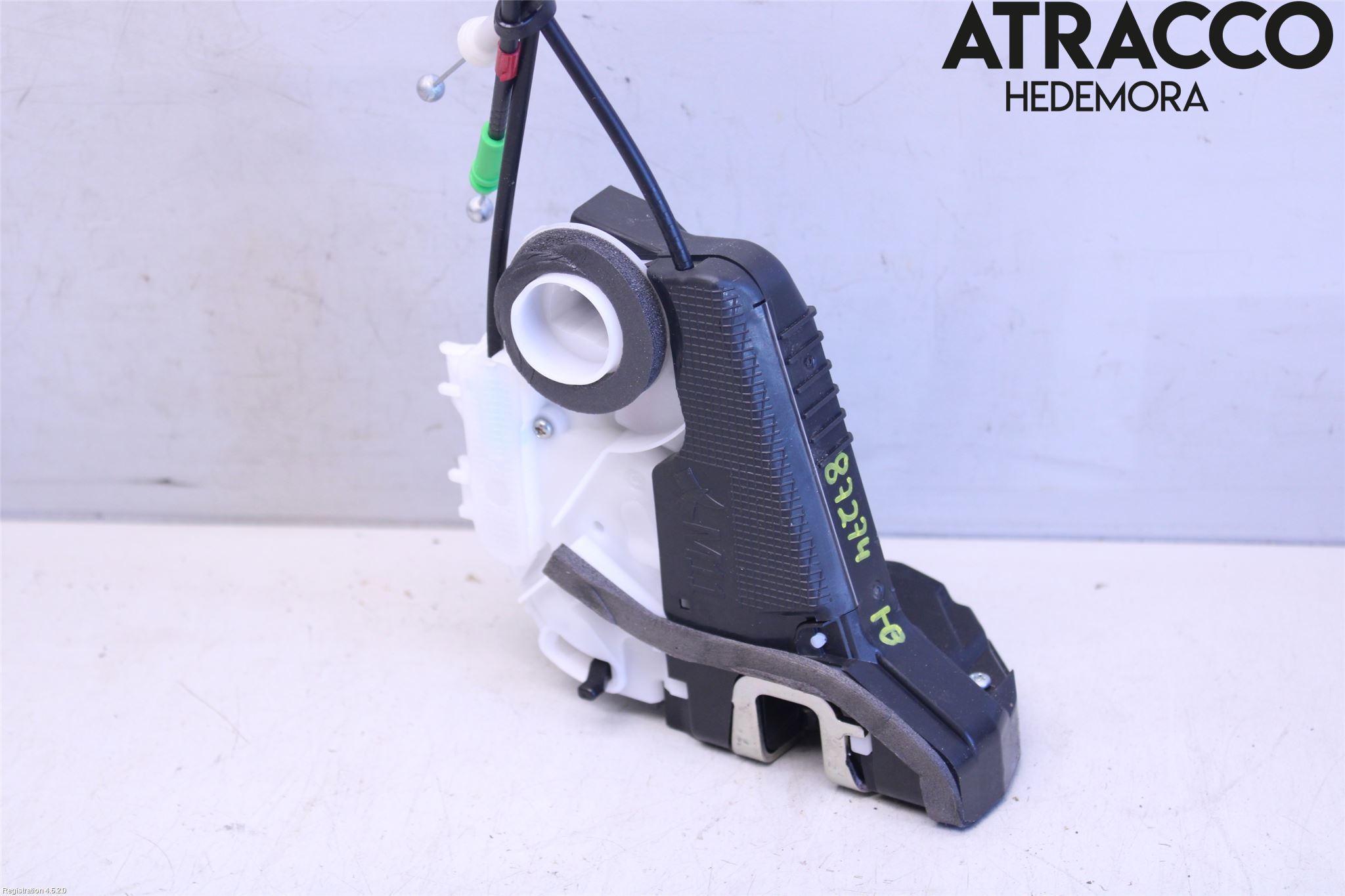 Toyota YARIS CROSS XP21 21- Låskista-Dörrlås