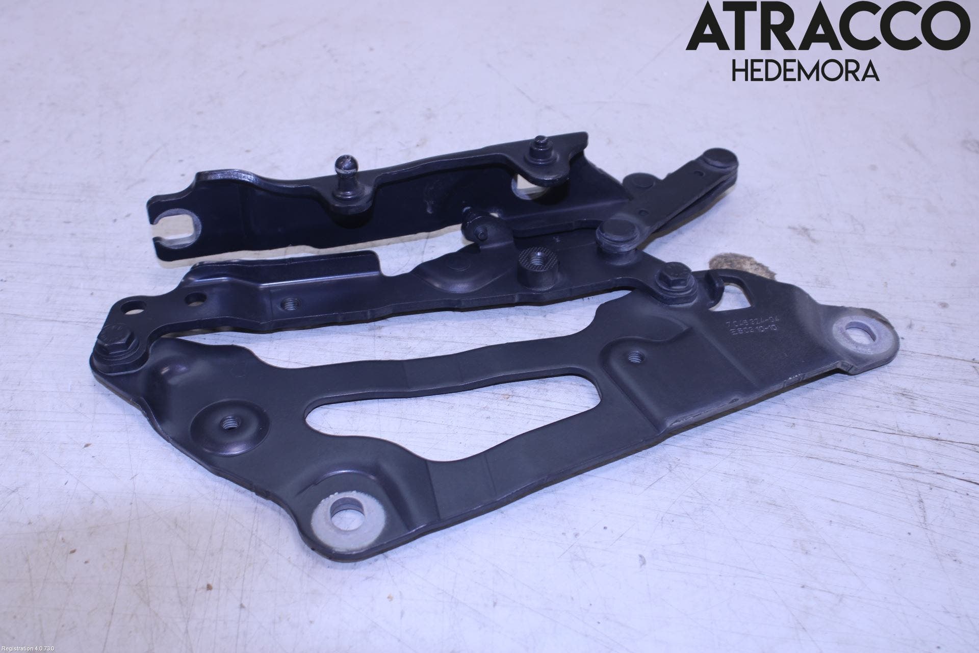 BMW 5 F10/F11/F18 09-17 Huvgångjärn