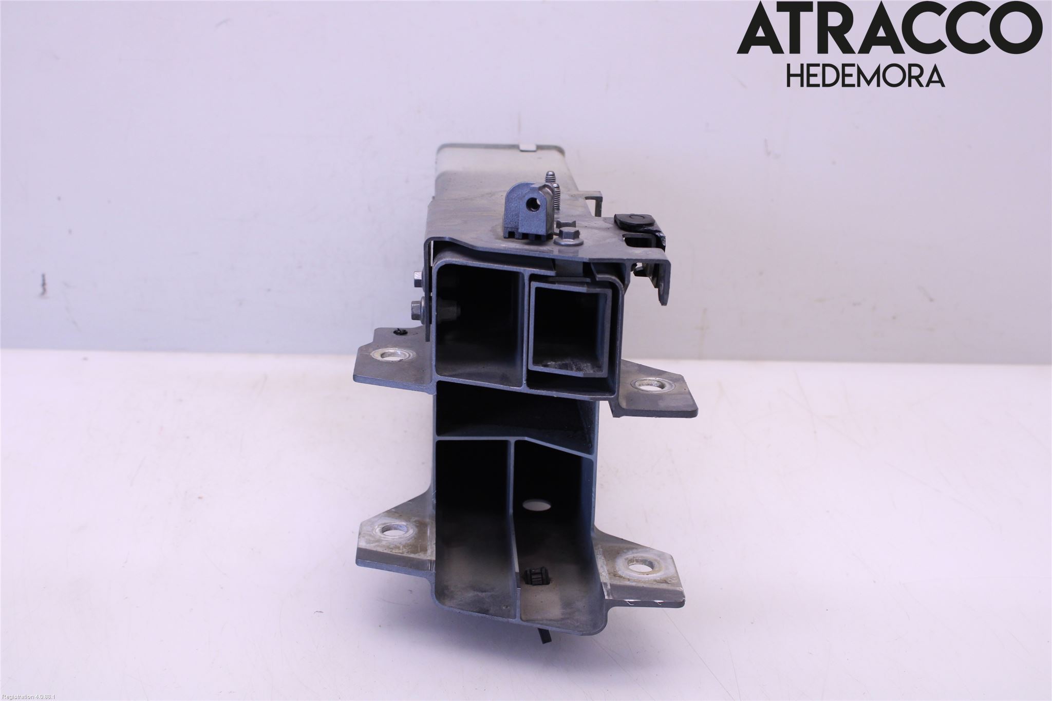 Volvo S90 17->> Stötfångarbärjärn Fram