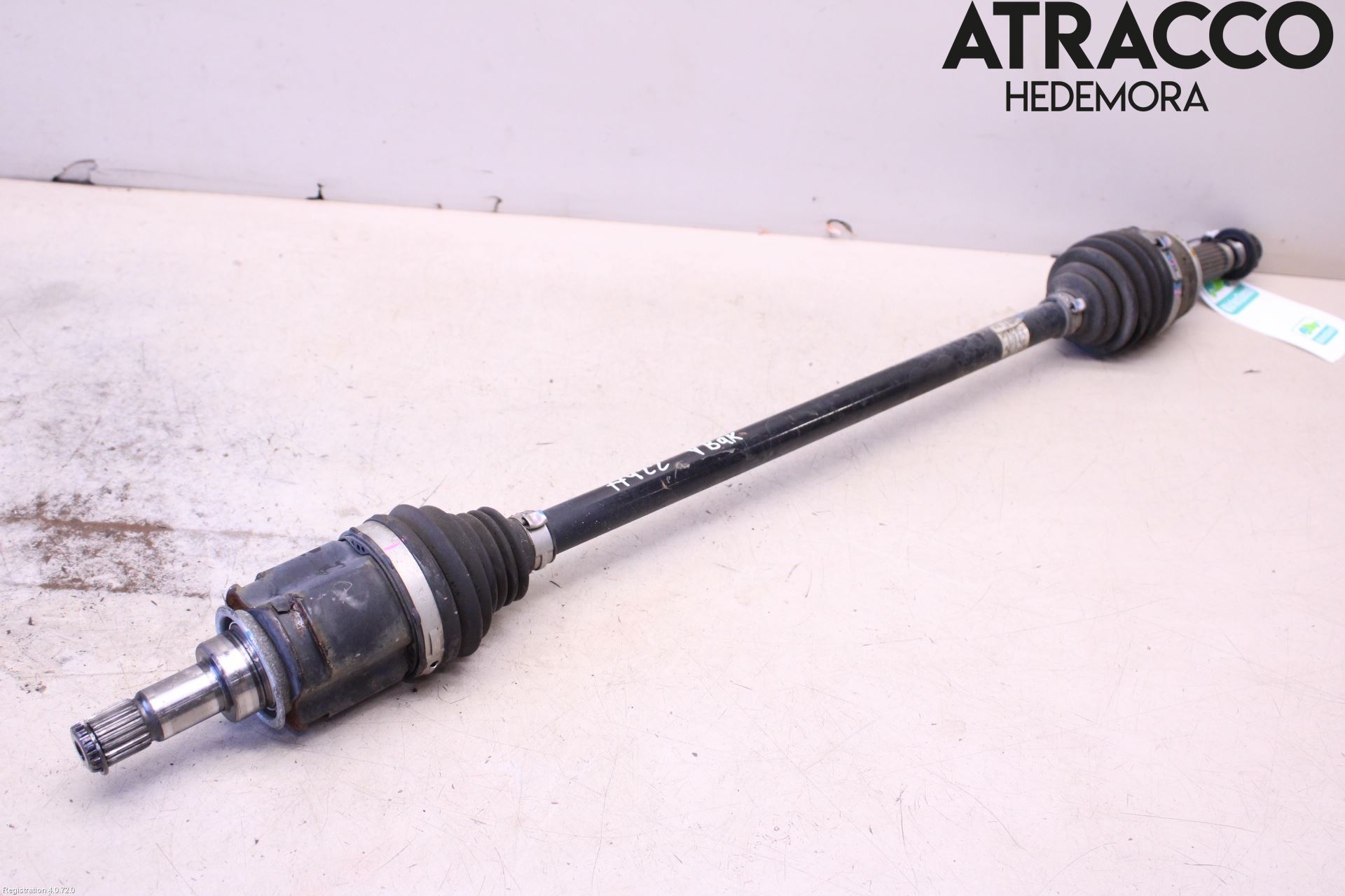 Toyota C-HR 16-23 Drivaxel Bak Vänster