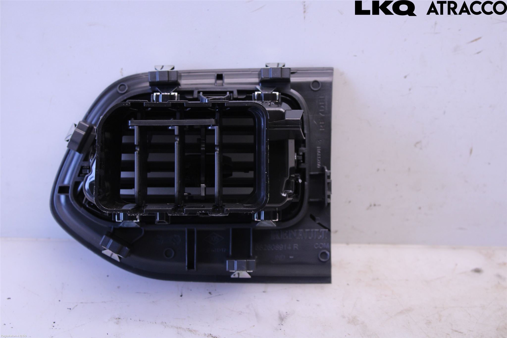 Renault MASTER III 20-24 Defrosterkanal-Munstycke