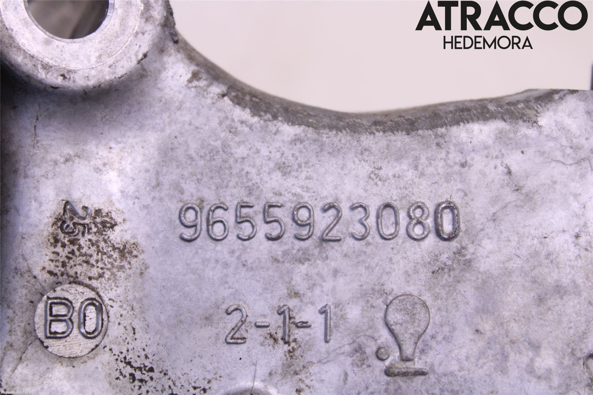 Peugeot 5008 10-16 Motorfäste