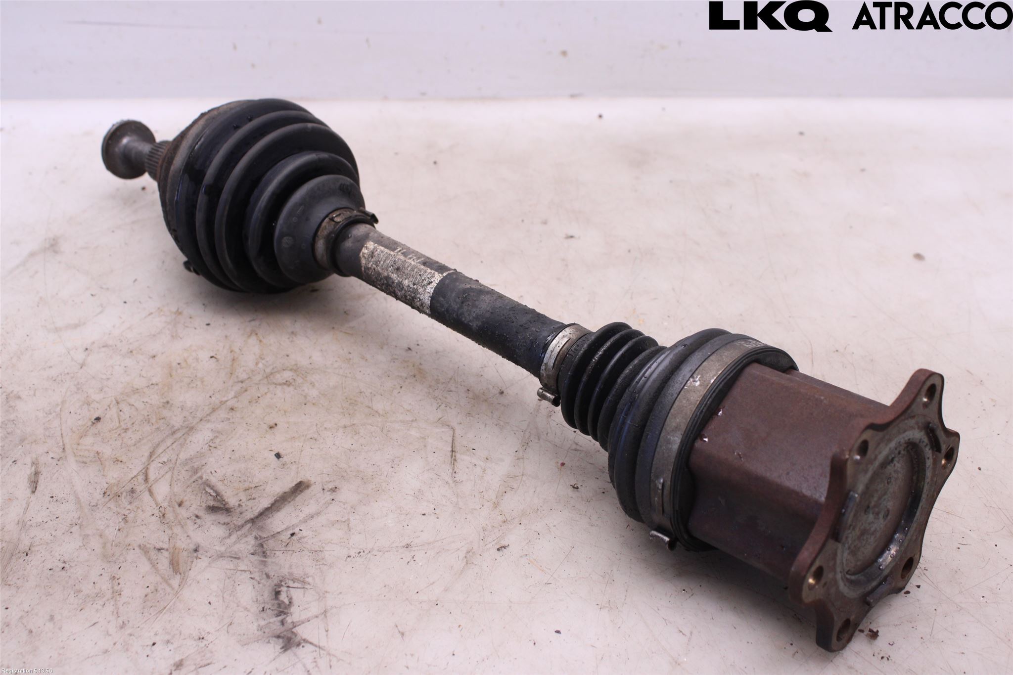 Volkswagen VW PASSAT 11-14 Drivaxel Fram Vänster
