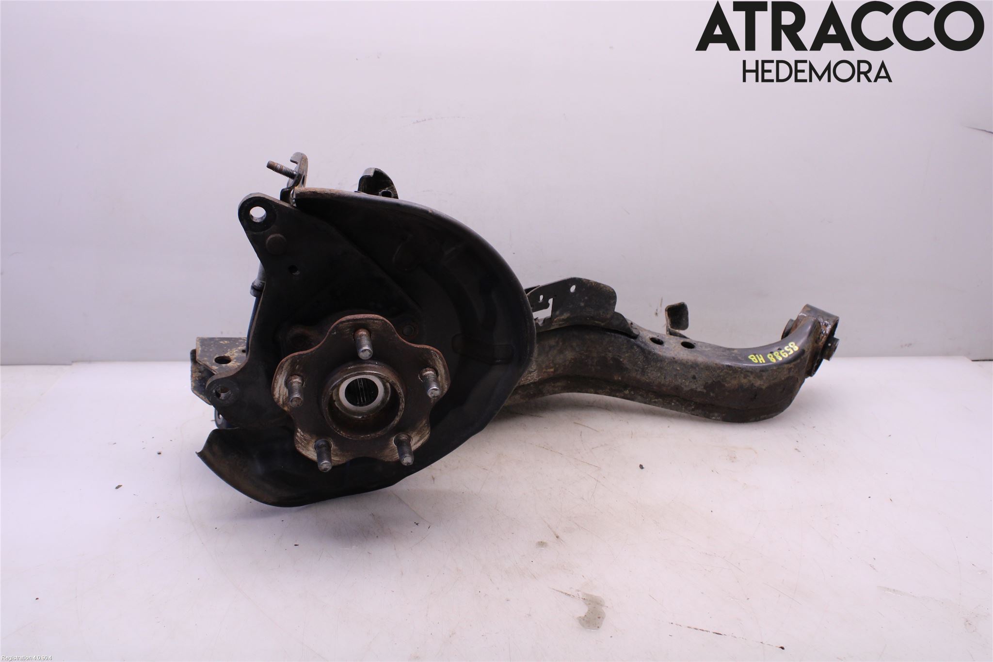 Nissan X-TRAIL 14-21 Bärarm Bak Höger