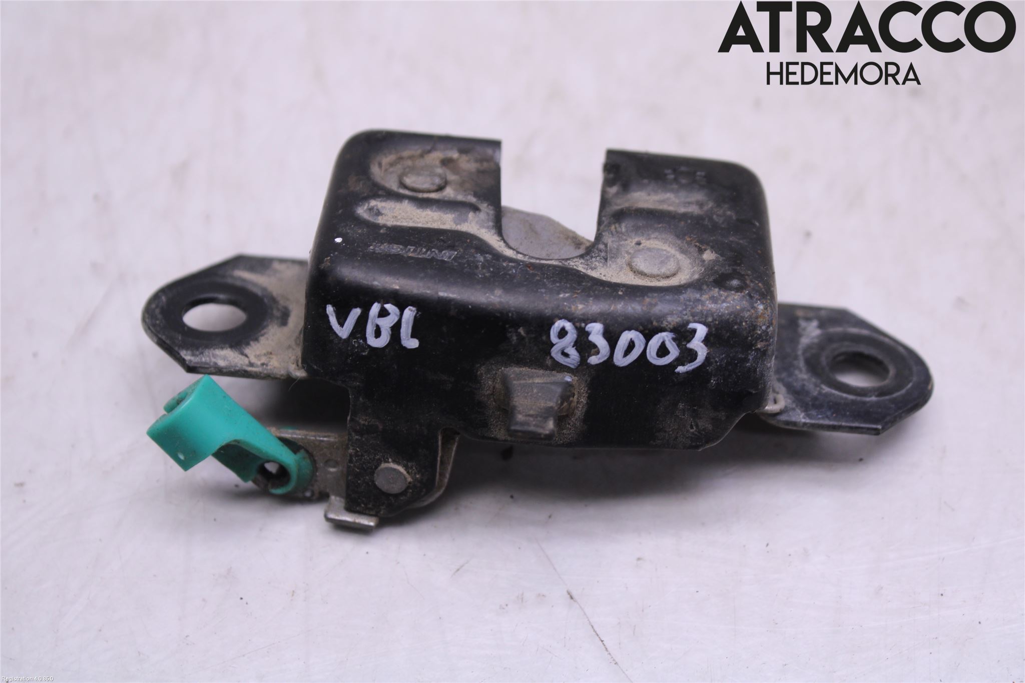 Nissan NAVARA 05-16 Låskista Baklucka