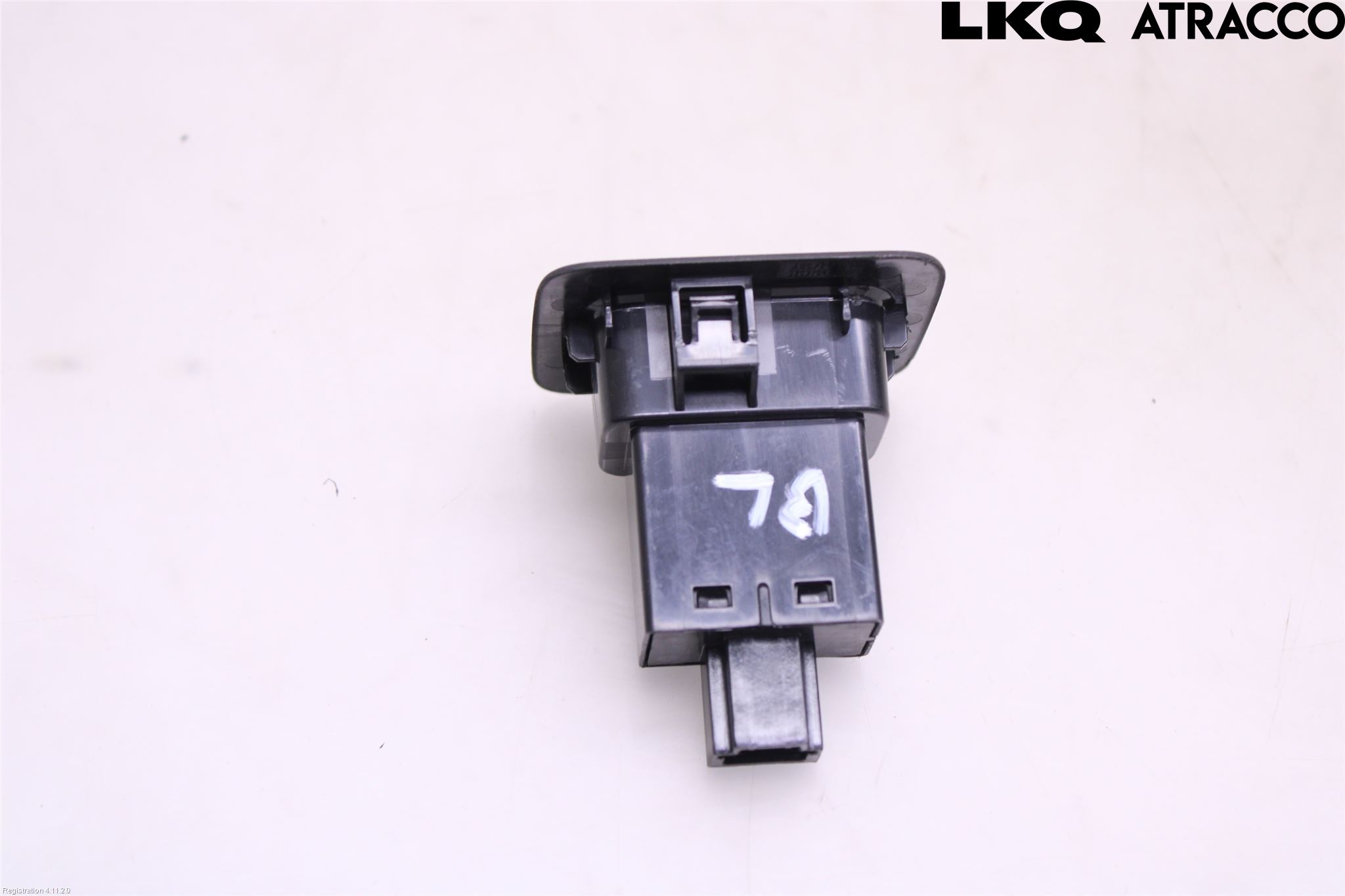 Mazda CX-30 20- Strömställare Baklucka