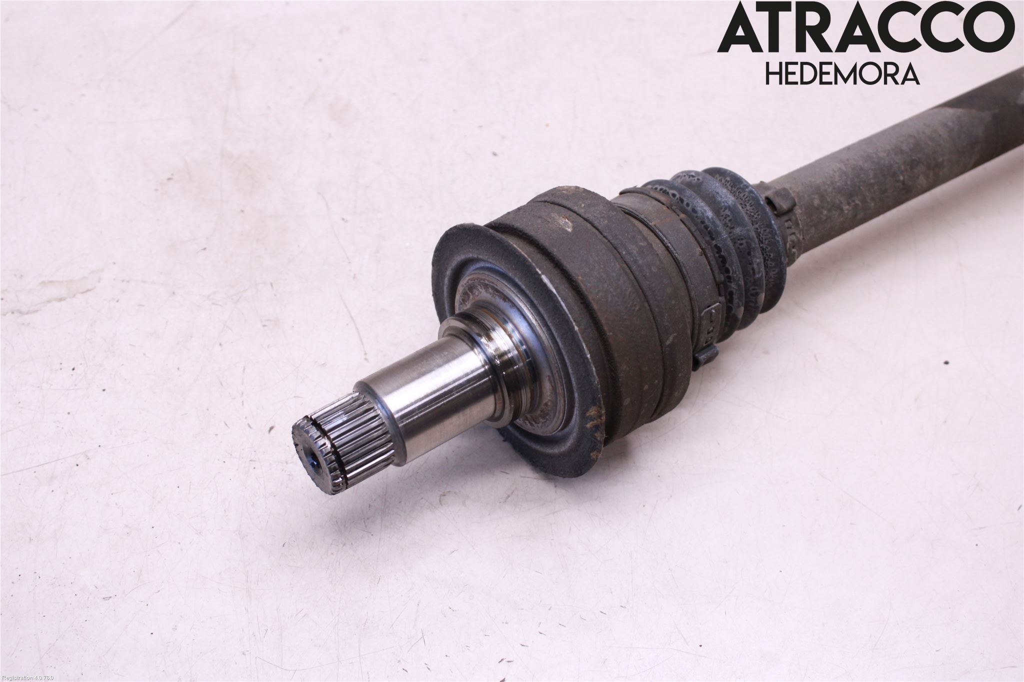 Mercedes-Benz MB C-KLASS (W204) 07-15 Drivaxel Bak Vänster