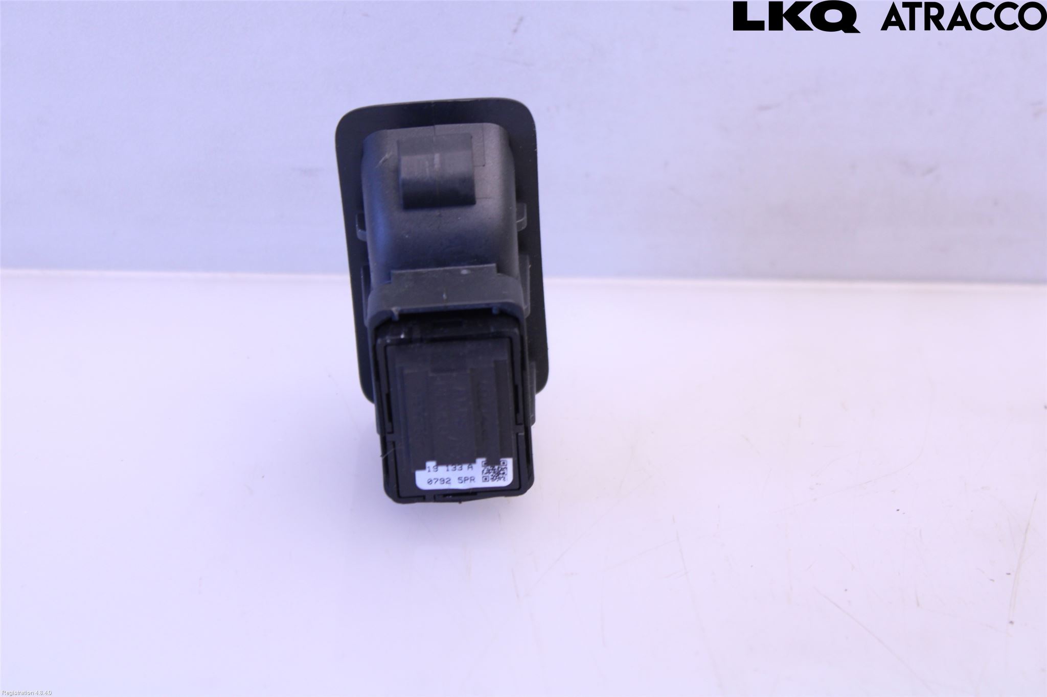 Audi A6 F2/C8 19- Strömställare Dragkrok