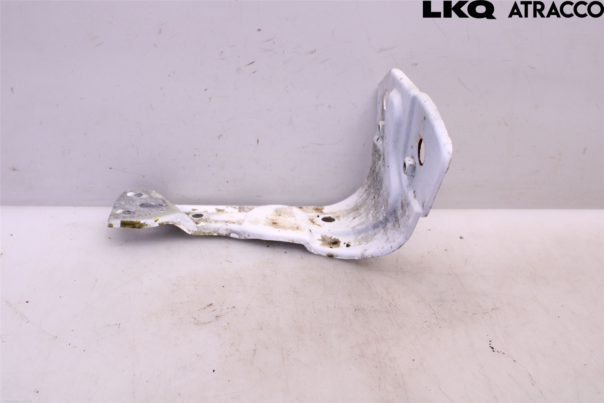 Volkswagen VW PASSAT 11-14 Skärmfäste Fram Hö