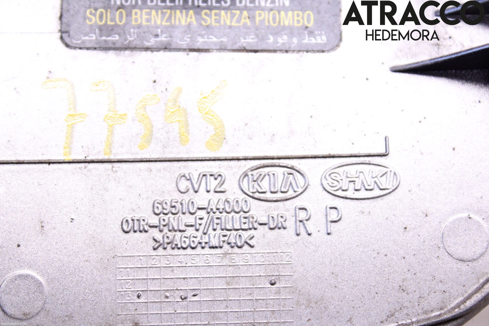 Kia CARENS III 13-19 Tanklucka