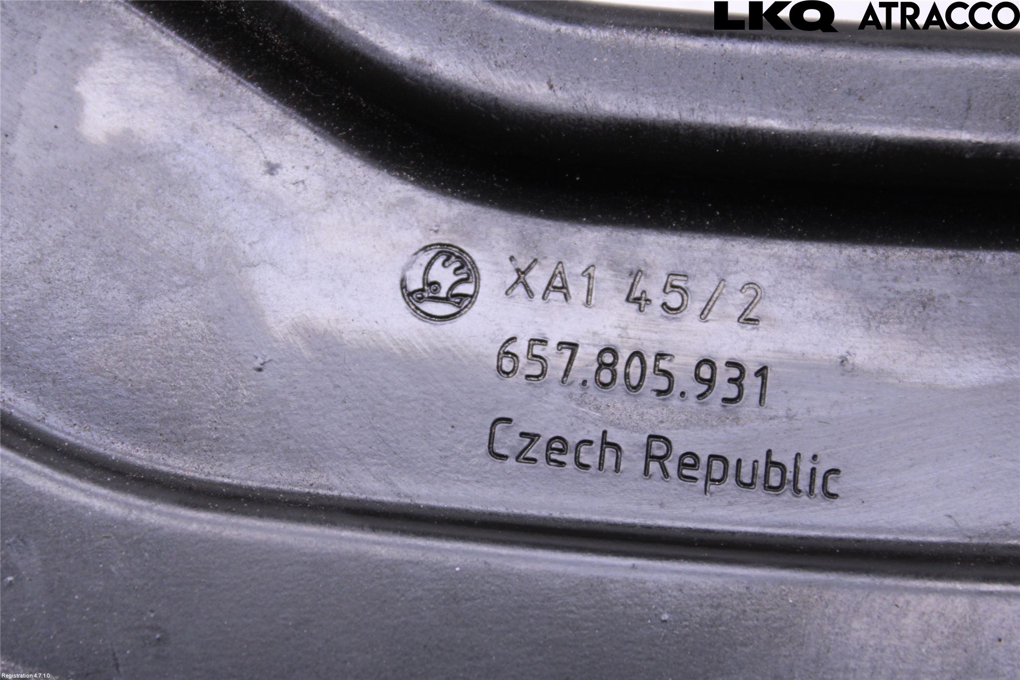 Skoda SCALA 19- Strålkast Fästsarg