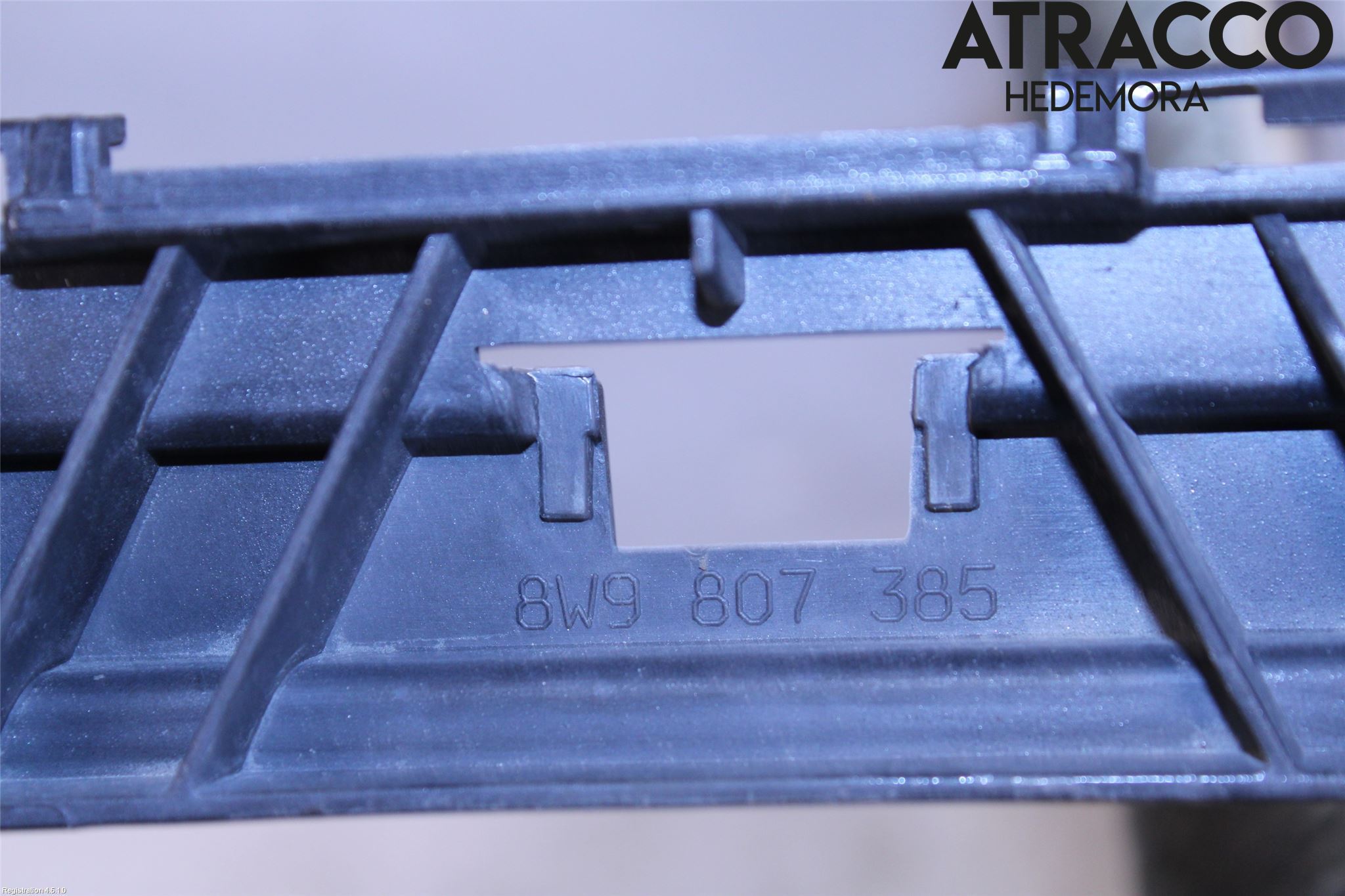 Audi A4/S4 B9 16-19 Stötfångardel Bak Mitt