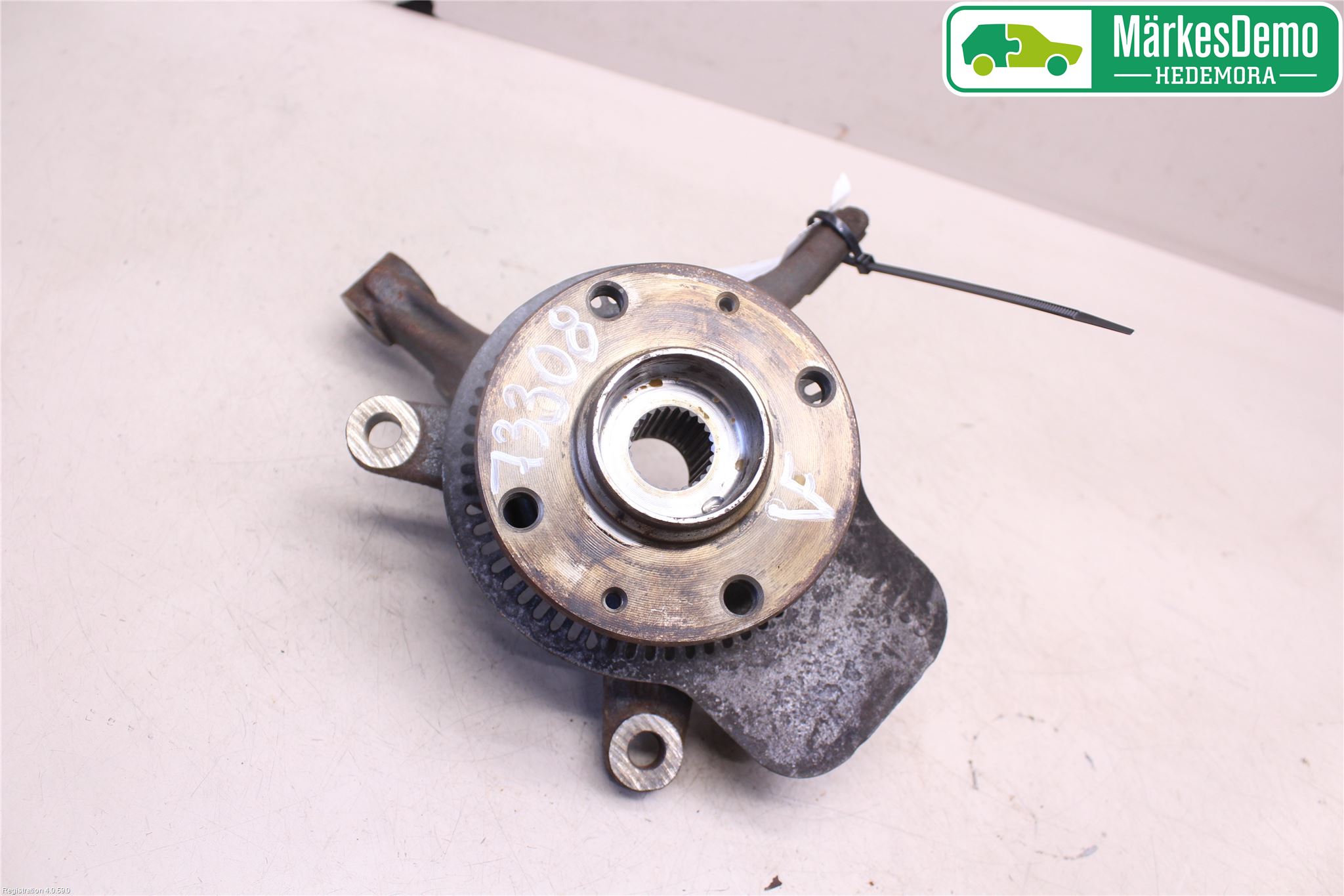 Suzuki SWIFT 11-16 Styrspindel Lagerhus Vä