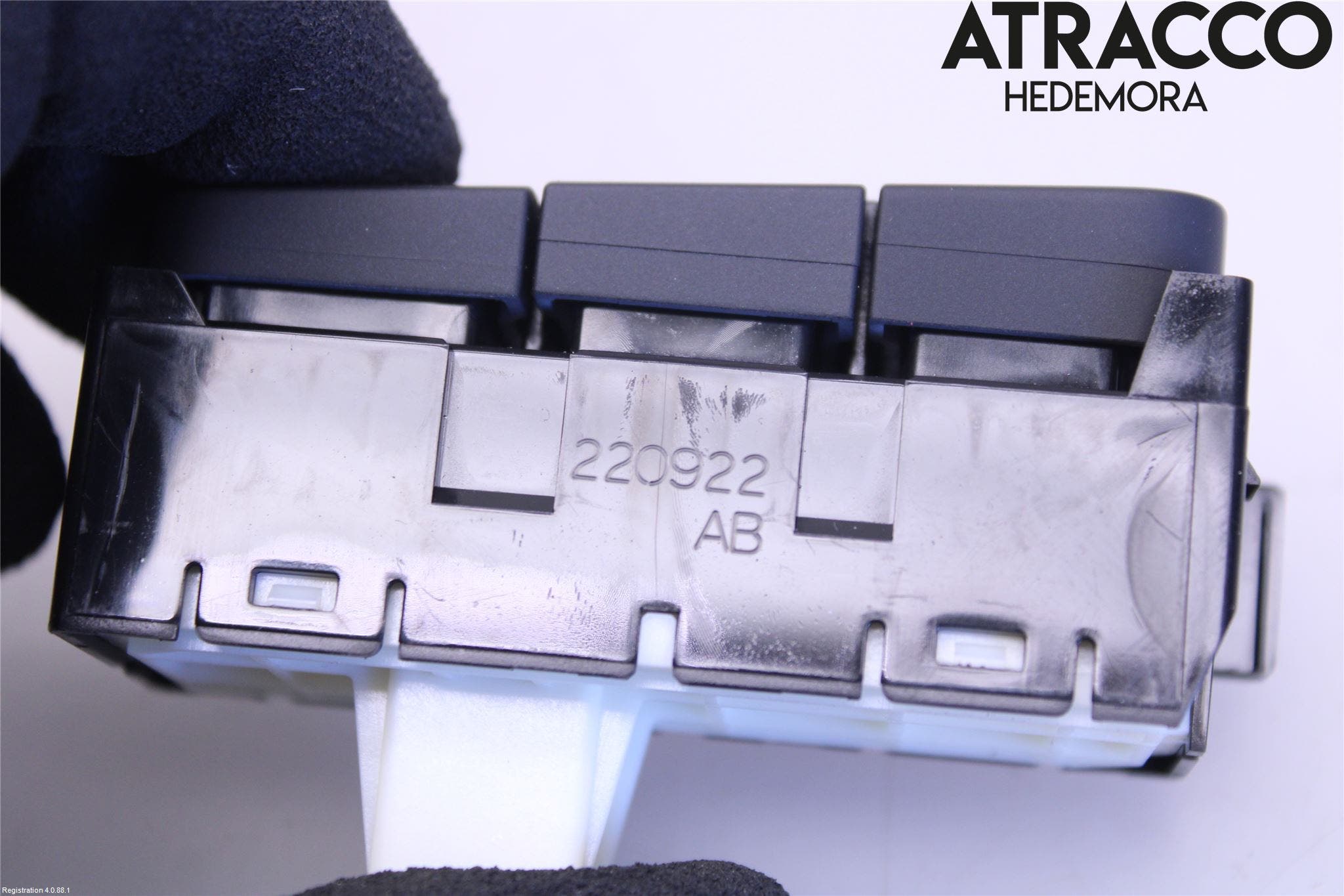 Toyota YARIS CROSS XP21 21- Strömställare Multifunktion