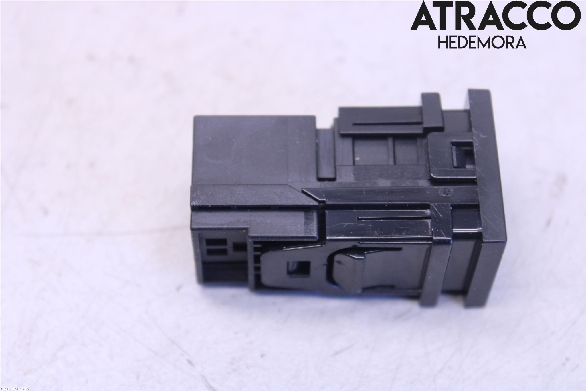 Toyota YARIS CROSS XP21 21- Usb Connection