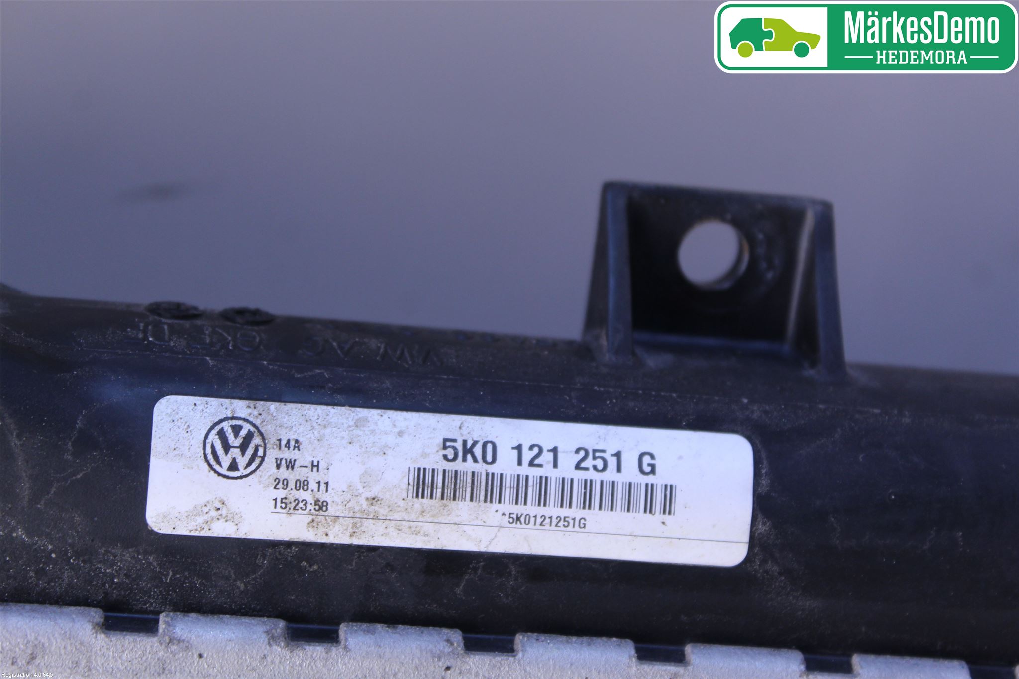 Volkswagen VW JETTA VI 11- Kylare Aut