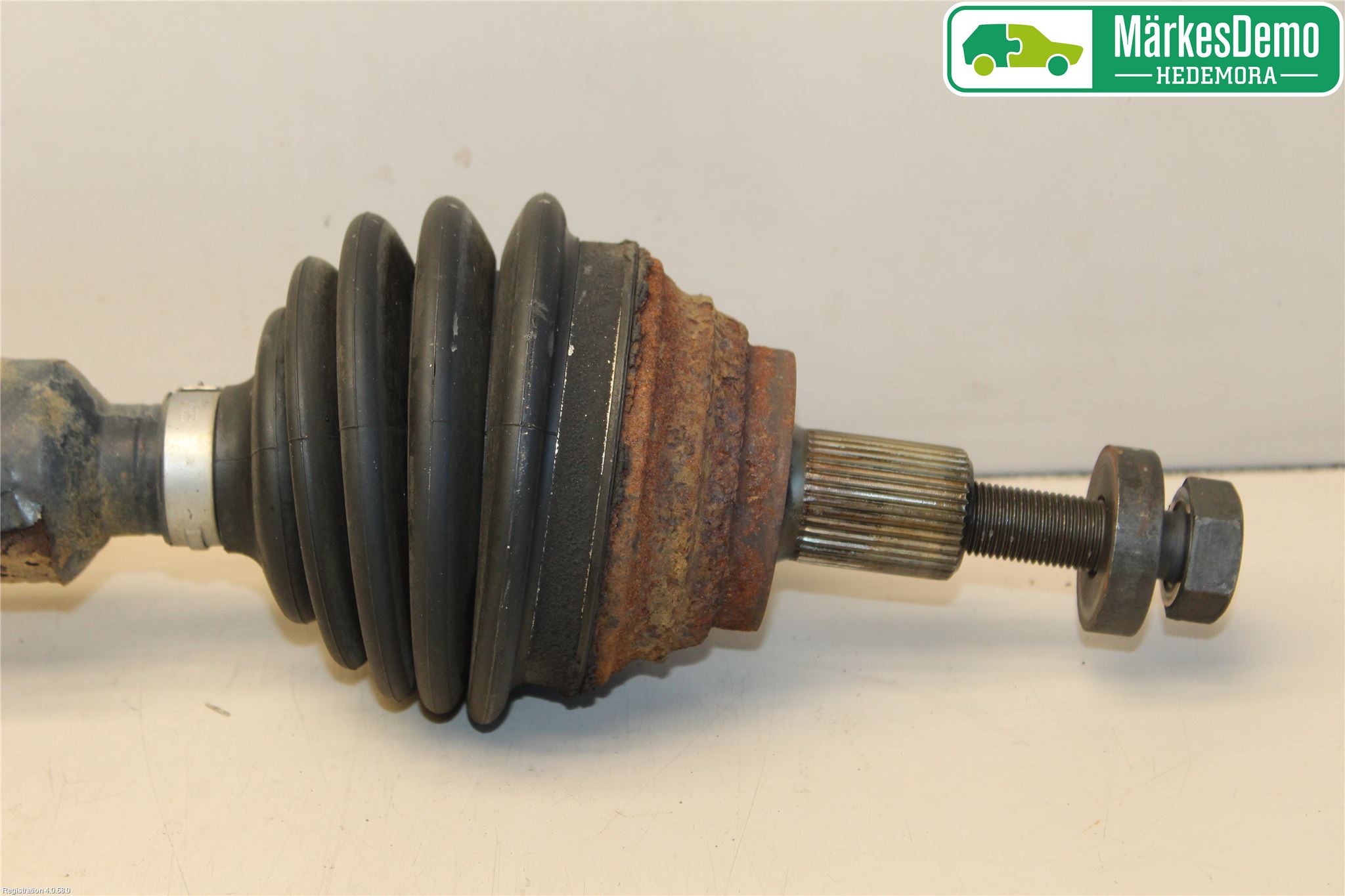 Volkswagen VW GOLF V 04-09 Drivaxel Fram Höger