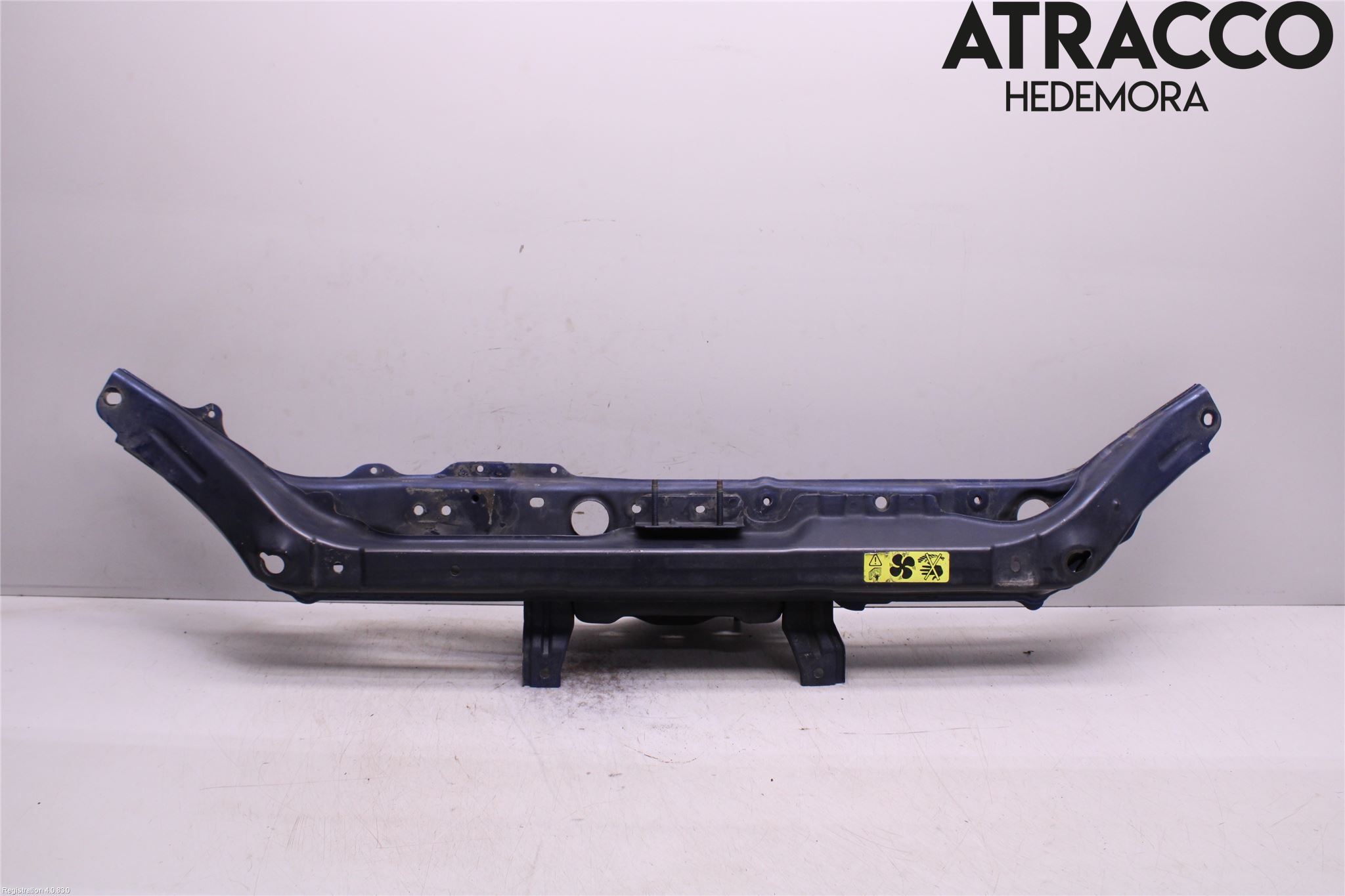 Nissan NOTE E11 06-14 Front Huvlåsplåt-Balk