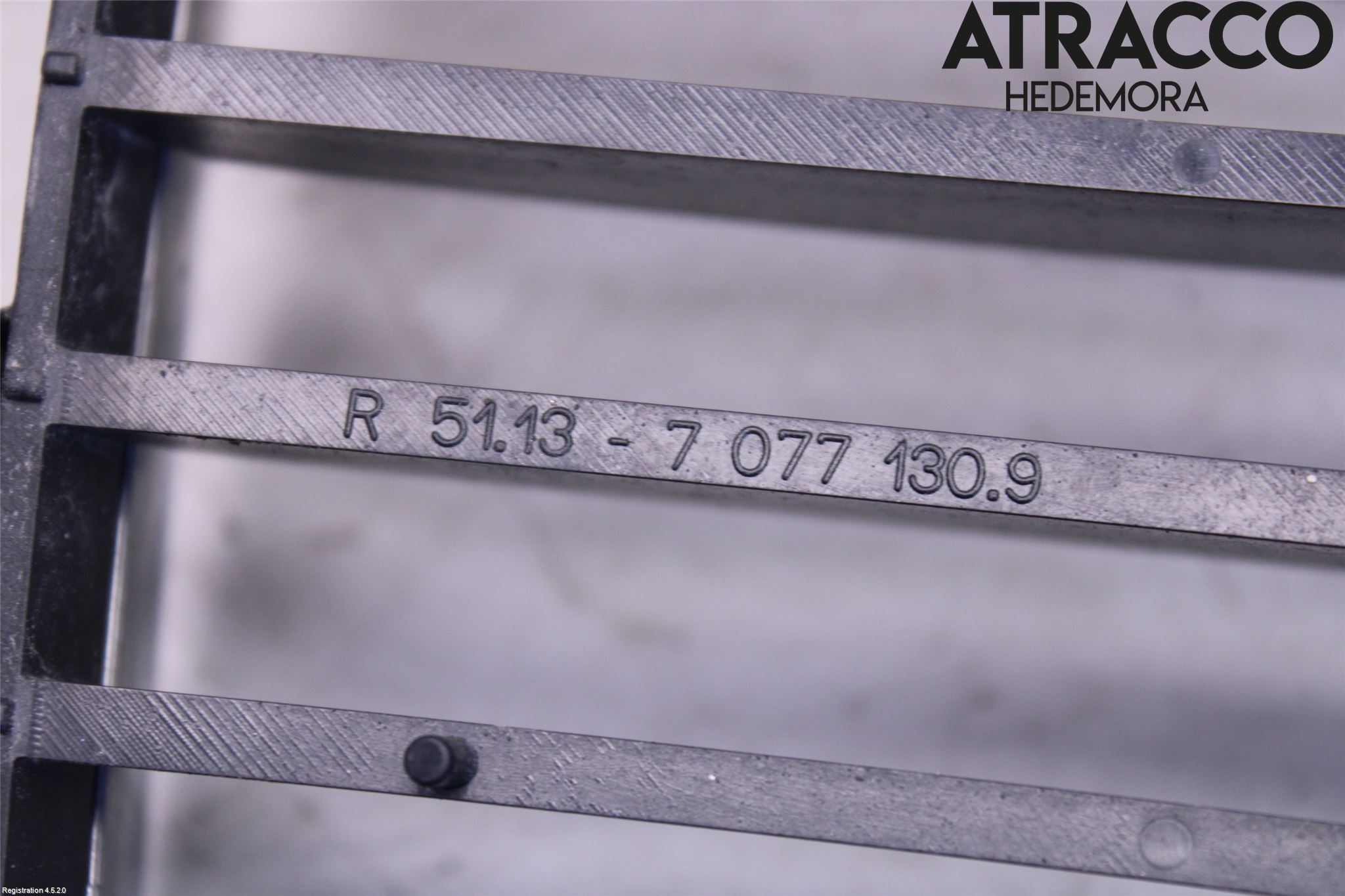 BMW 1 E87/81 5D/3D 03-11 Grilldel Höger