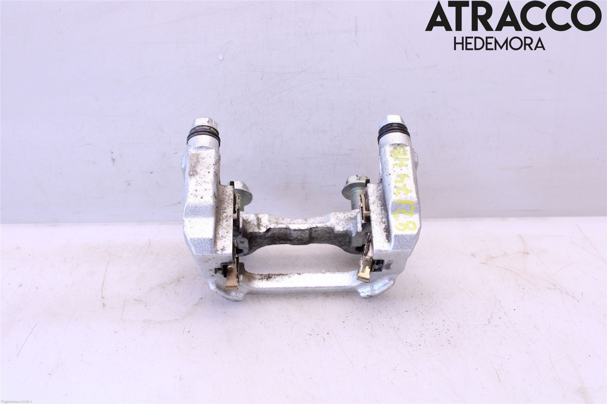 Toyota RAV4 19- Bromsokshållare