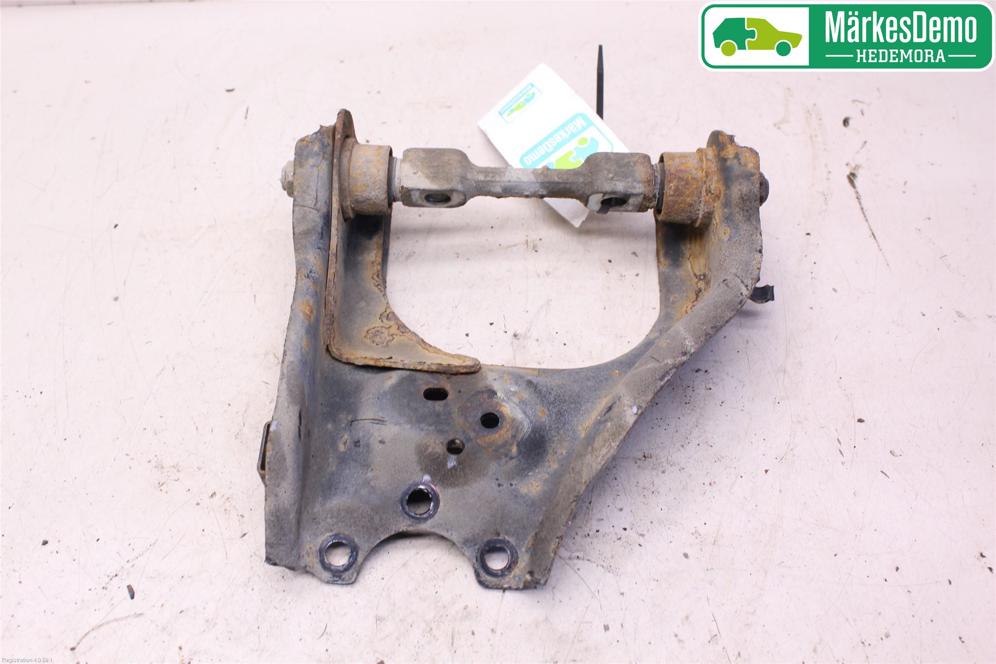 Isuzu D-MAX Bärarm Fram Övre Hö