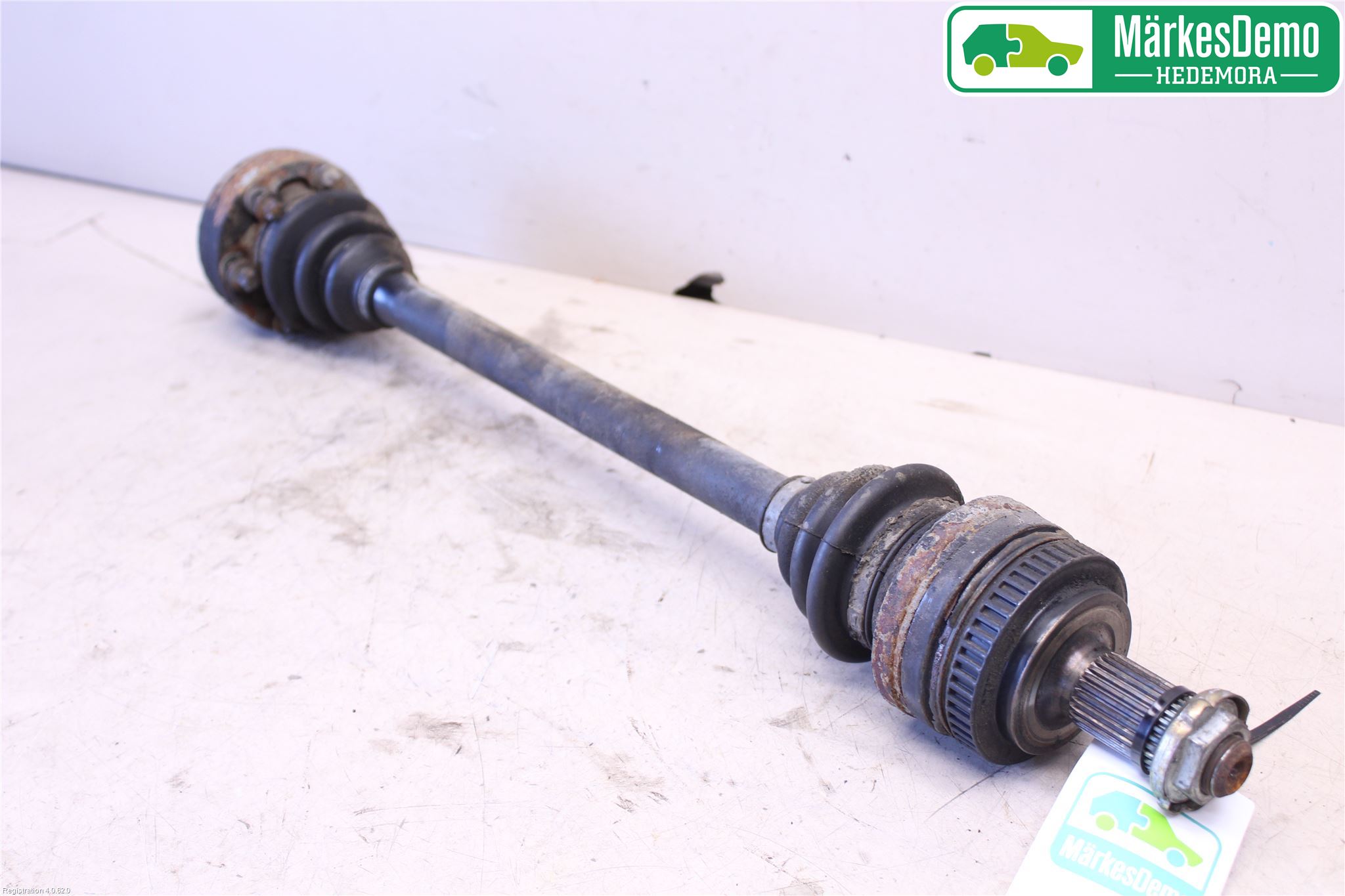 BMW Z3 E36/6    94-02 Drivaxel Bak Höger