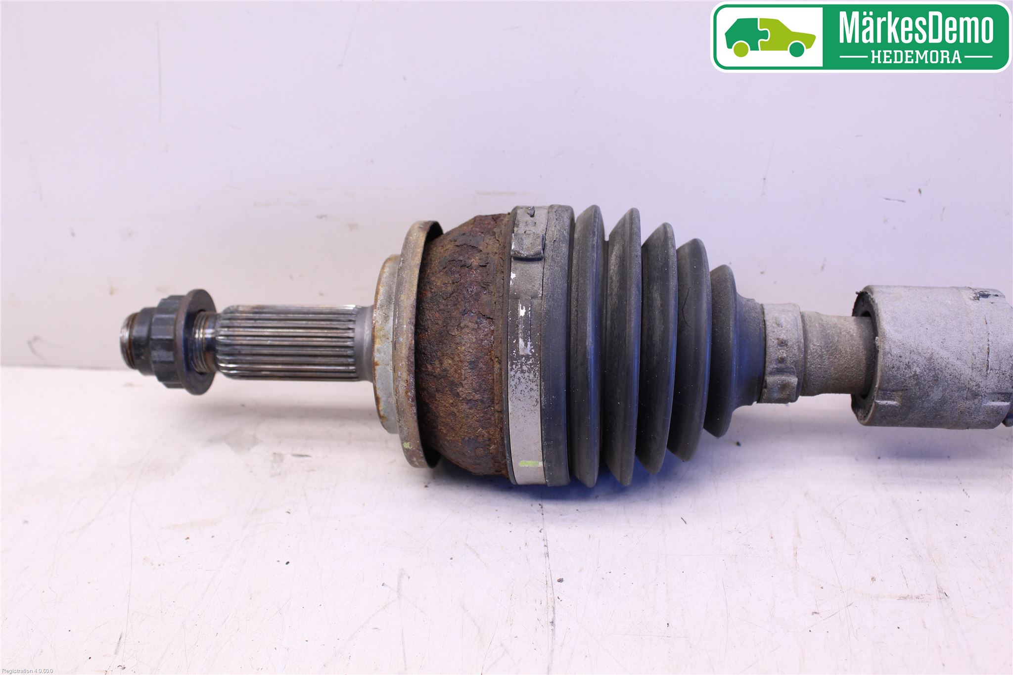 Toyota AURIS 13-19 Drivaxel Fram Vänster