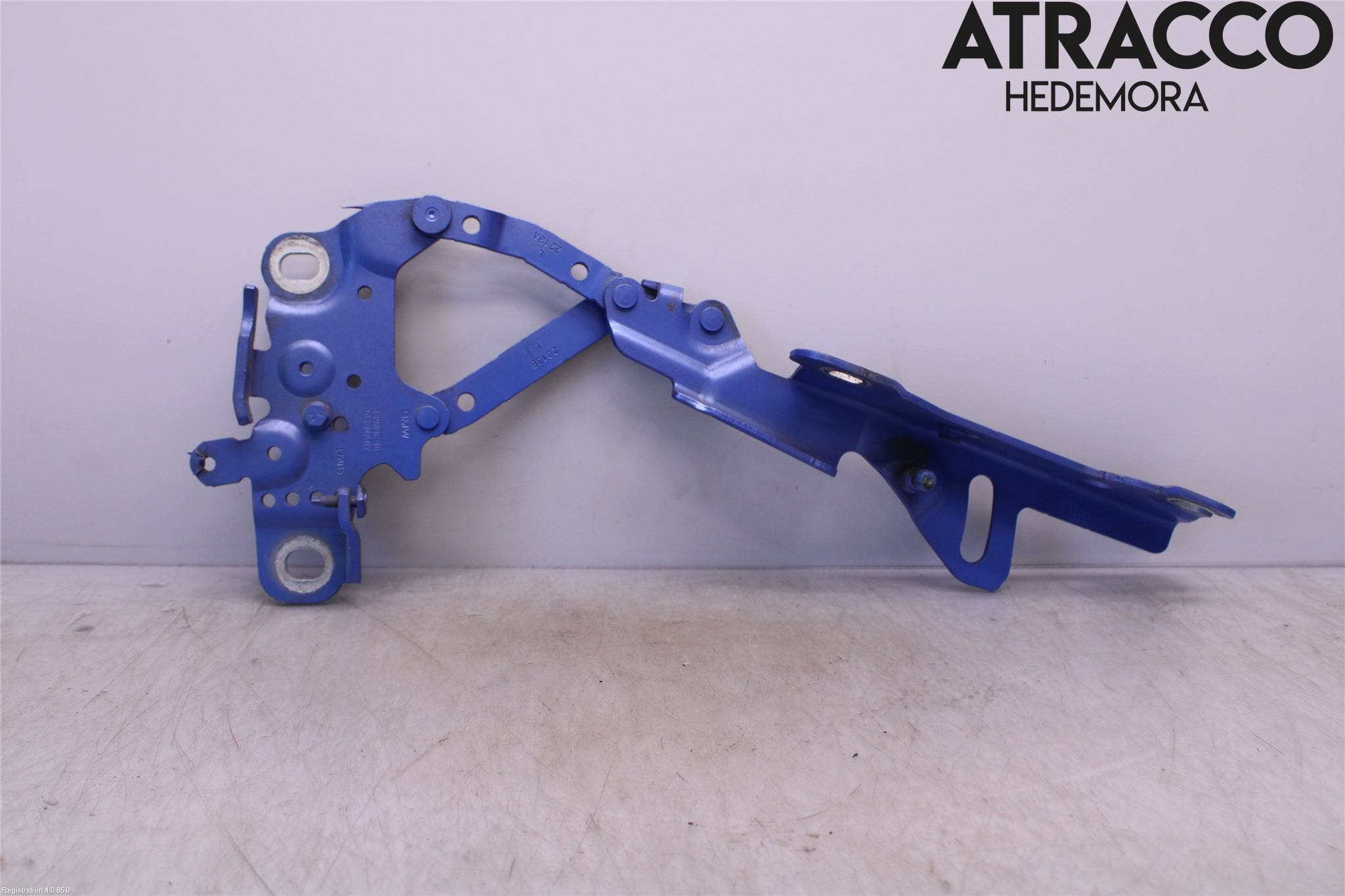 BMW 3 F30/F31/F80 12-19 Huvgångjärn