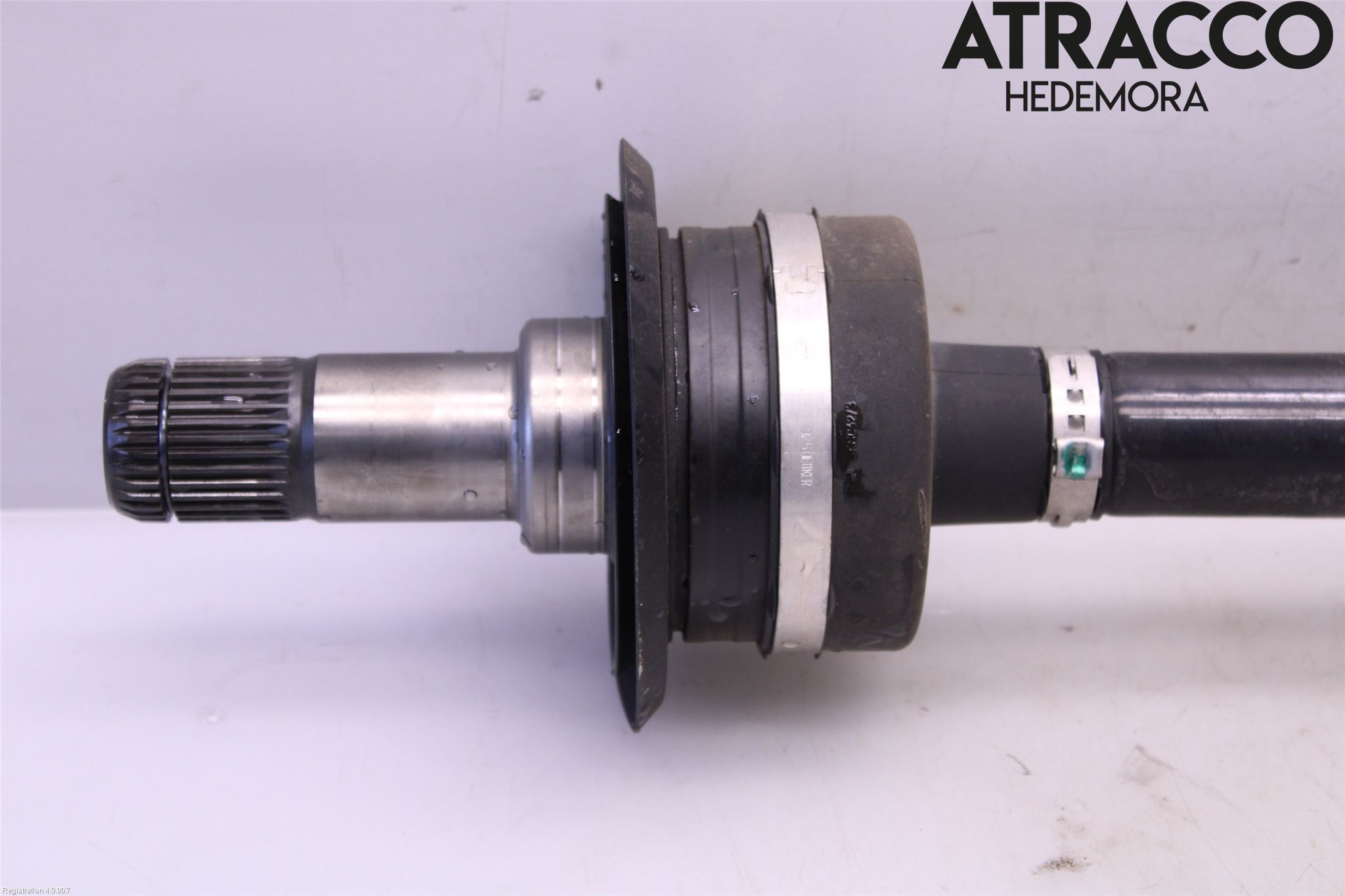BMW 5 G30/G31/F90 17-23 Drivaxel Bak Vänster