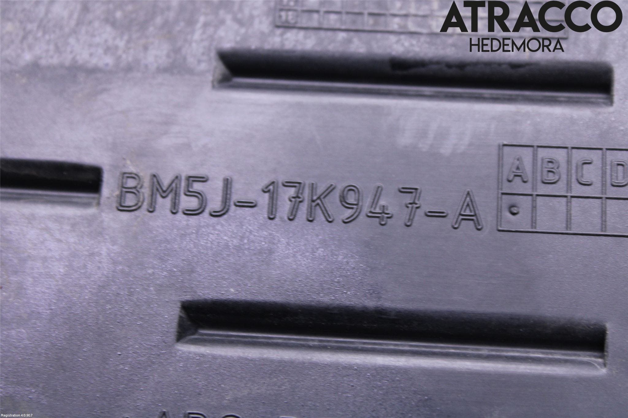 Ford FOCUS 11-14 Grilldel Vänster