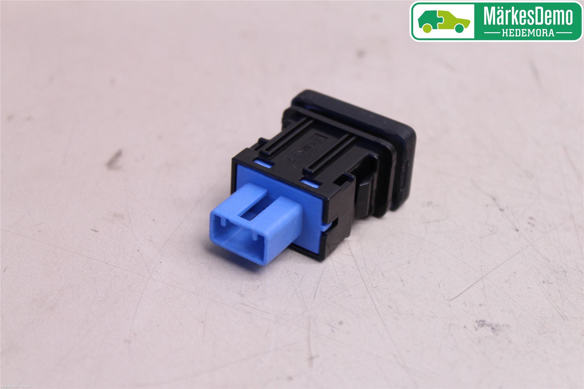 Mitsubishi OUTLANDER 13-21 Strömställare Antisladd