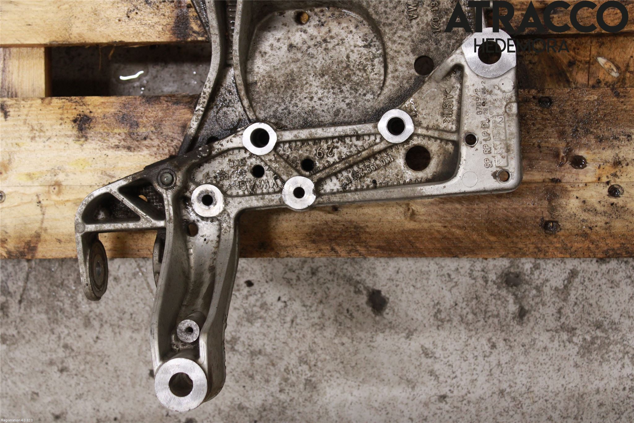 Volkswagen VW GOLF V 04-09 Framvagnsbalk