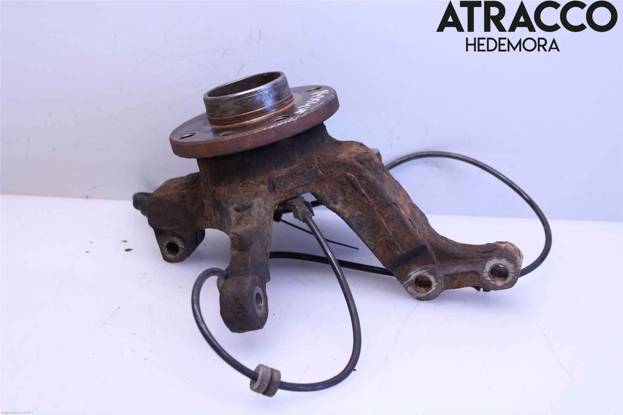 Nissan NOTE E11 06-14 Styrspindel Lagerhus Vä