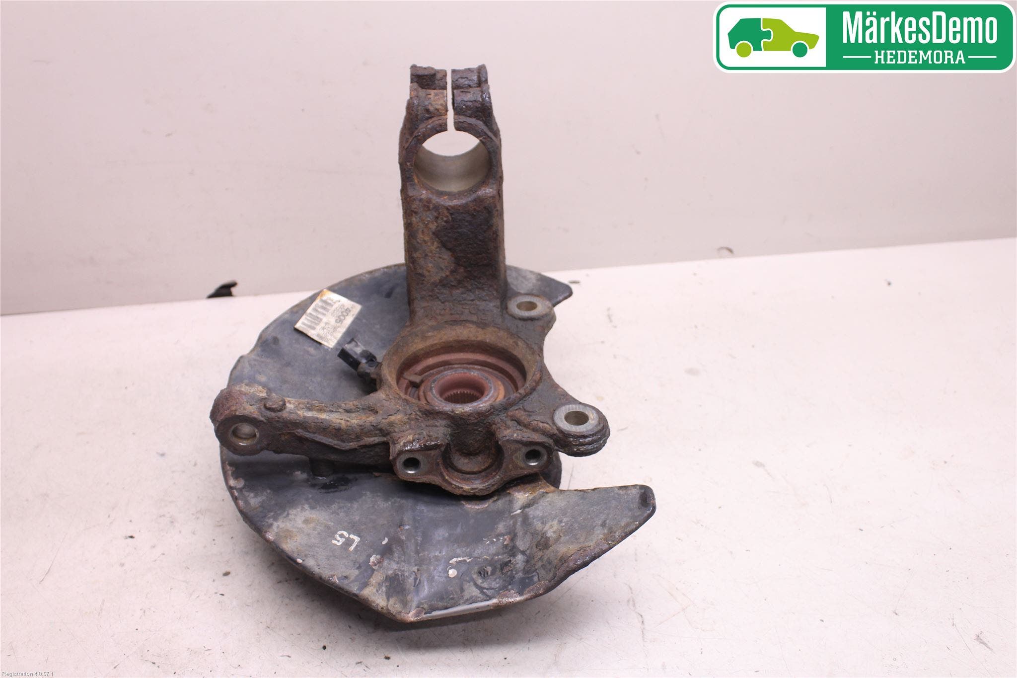 Volkswagen VW TRANSP/CARAVELLE (T5) 04-15 Styrspindel Lagerhus Vä