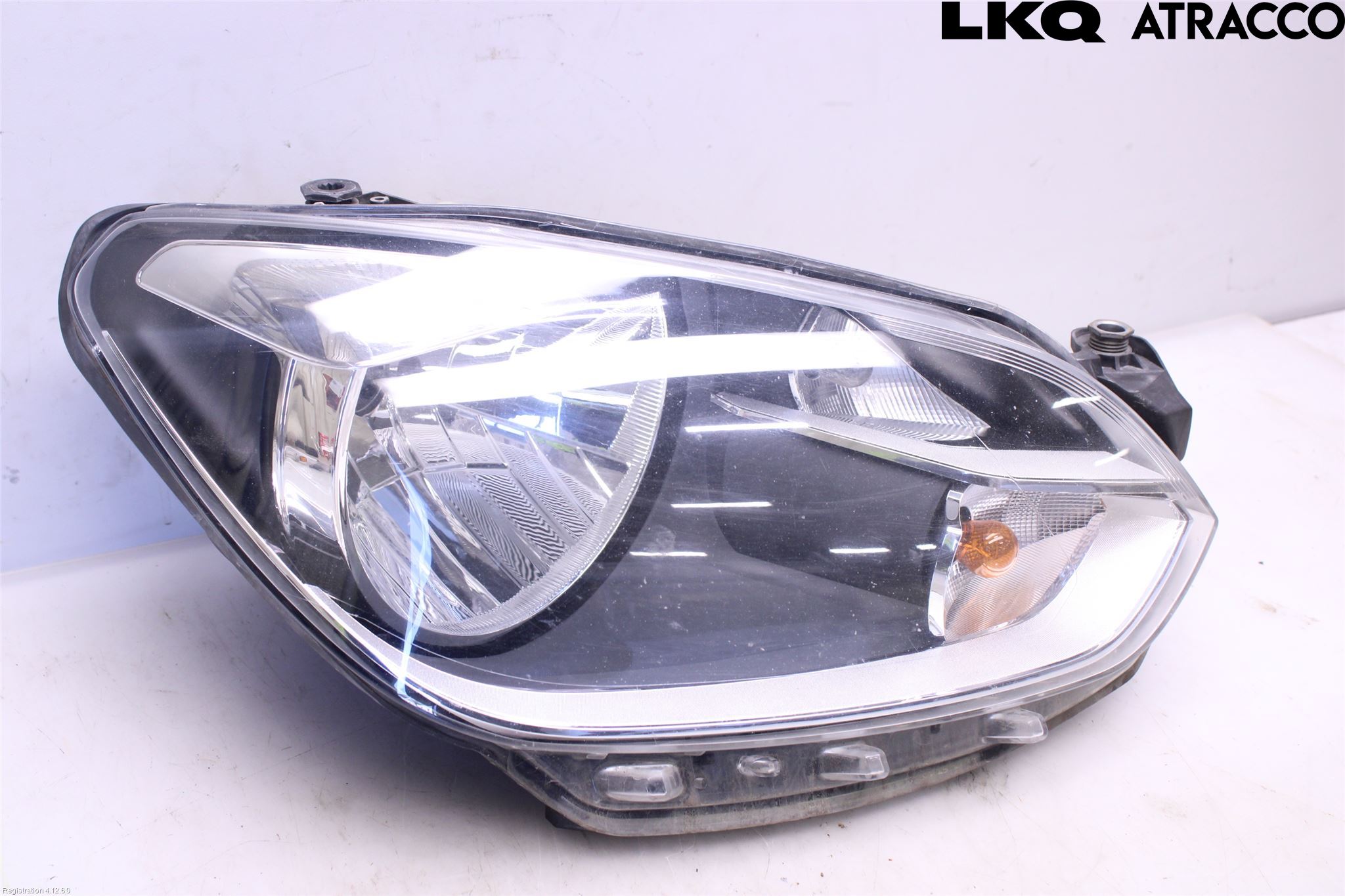 Volkswagen VW UP! / E-UP! Strålkastare Höger