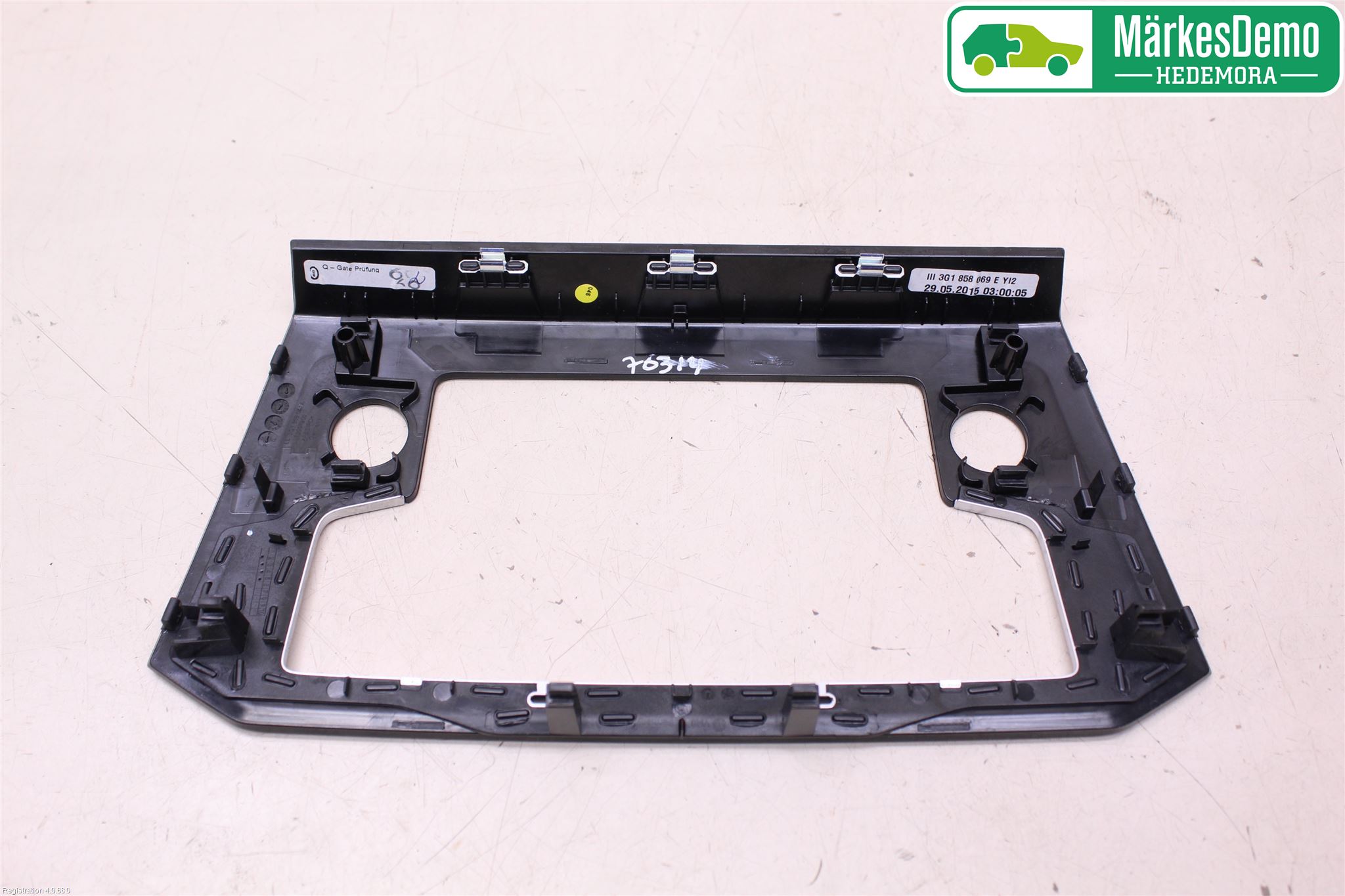 Volkswagen VW PASSAT 15-19 Instrument-Radio Sarg
