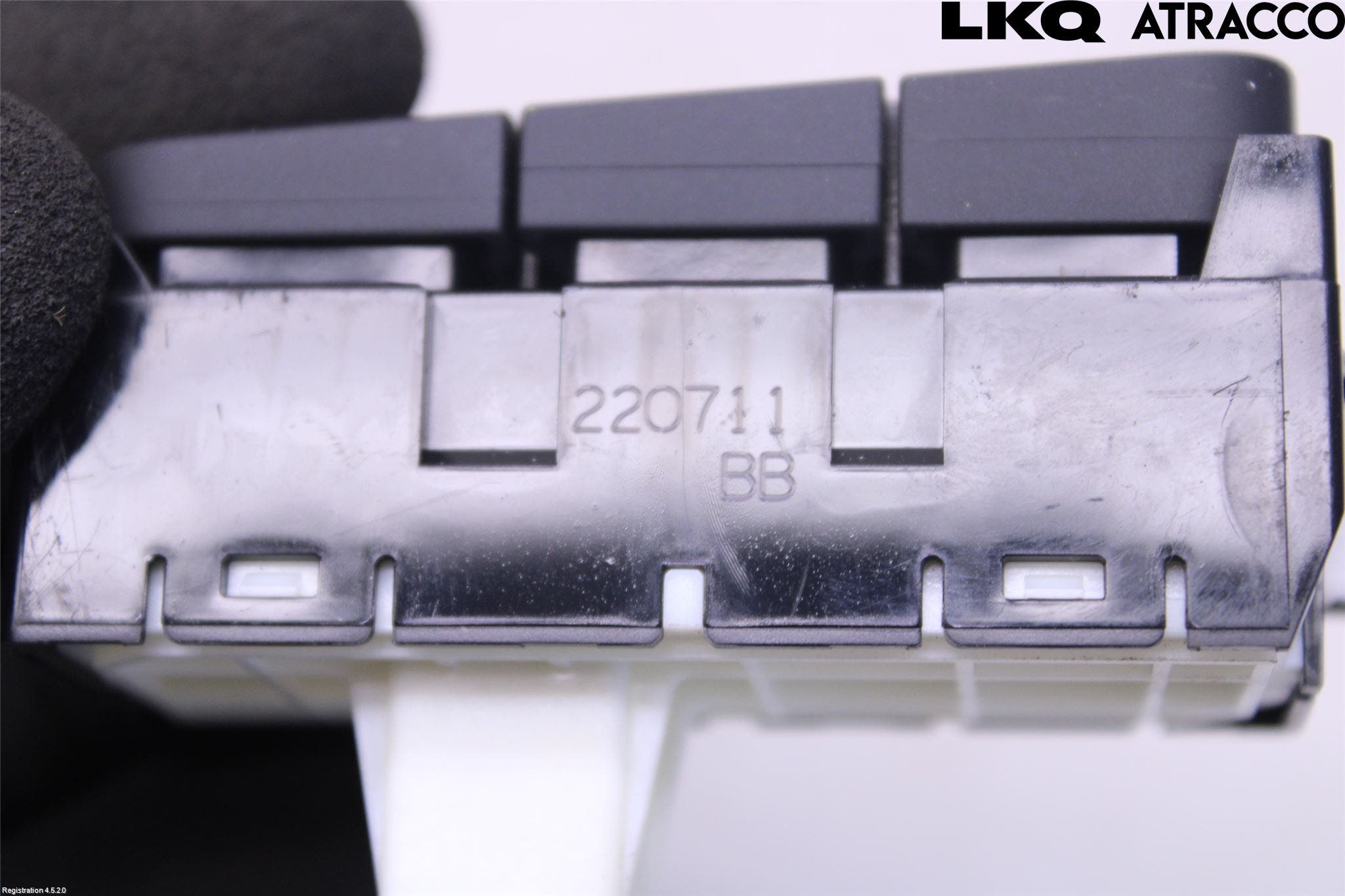 Toyota YARIS CROSS XP21 21- Strömställare Multifunktion