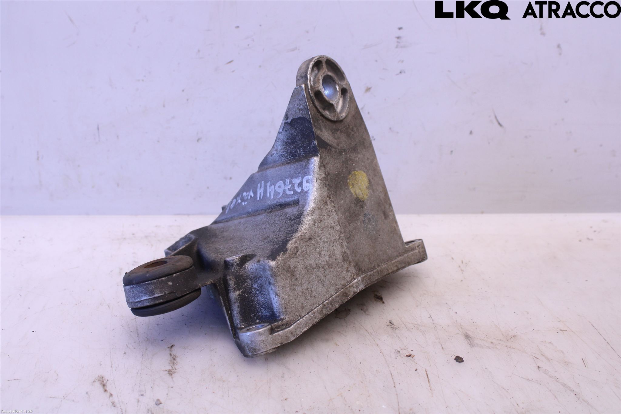 Audi A4/S4 99B-00 Växellådsfäste