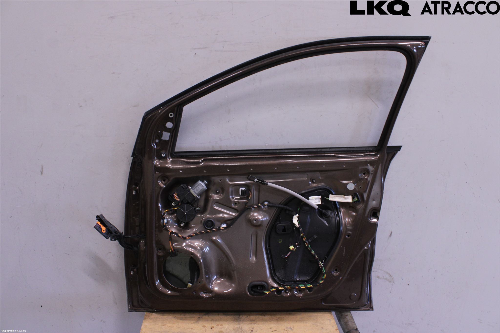 Volkswagen VW POLO 10-17 Dörr Fram Höger