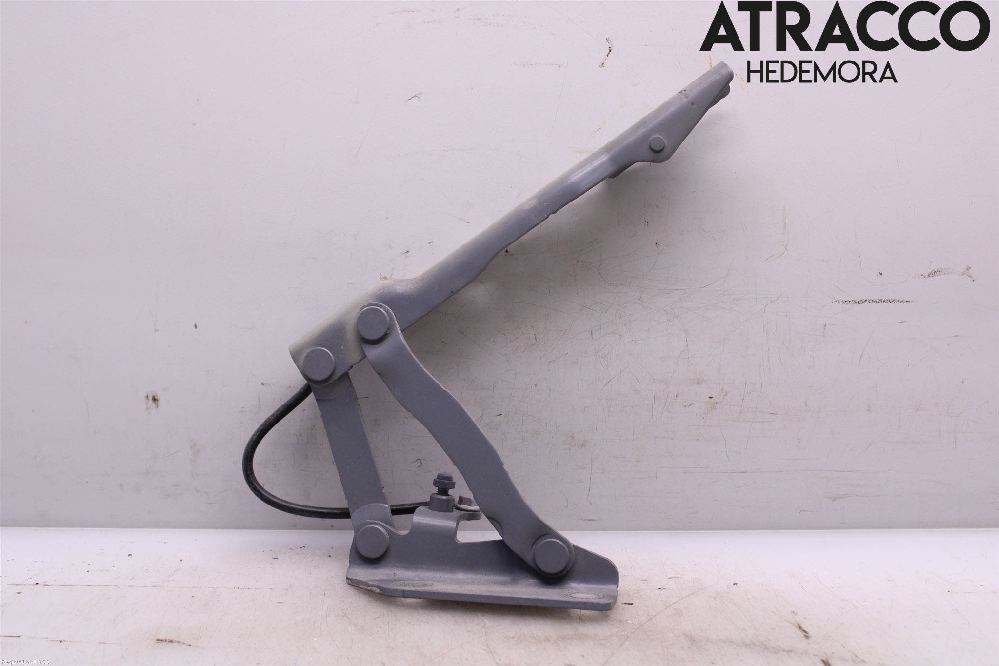 BMW 5 E60/61 Sed/Tou 02-10 Huvgångjärn