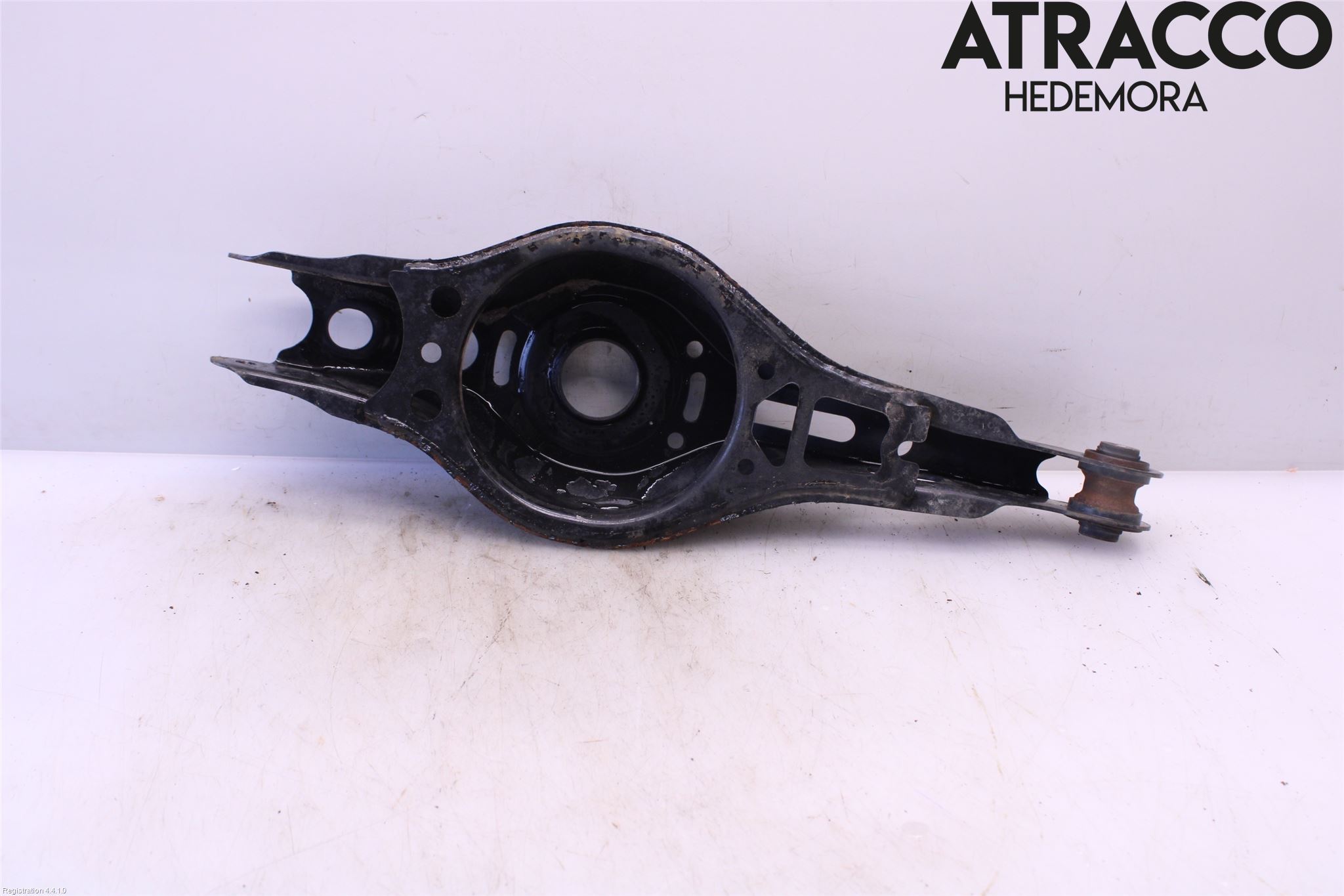 Toyota COROLLA CROSS XG10 22- Bärarm Bak Höger