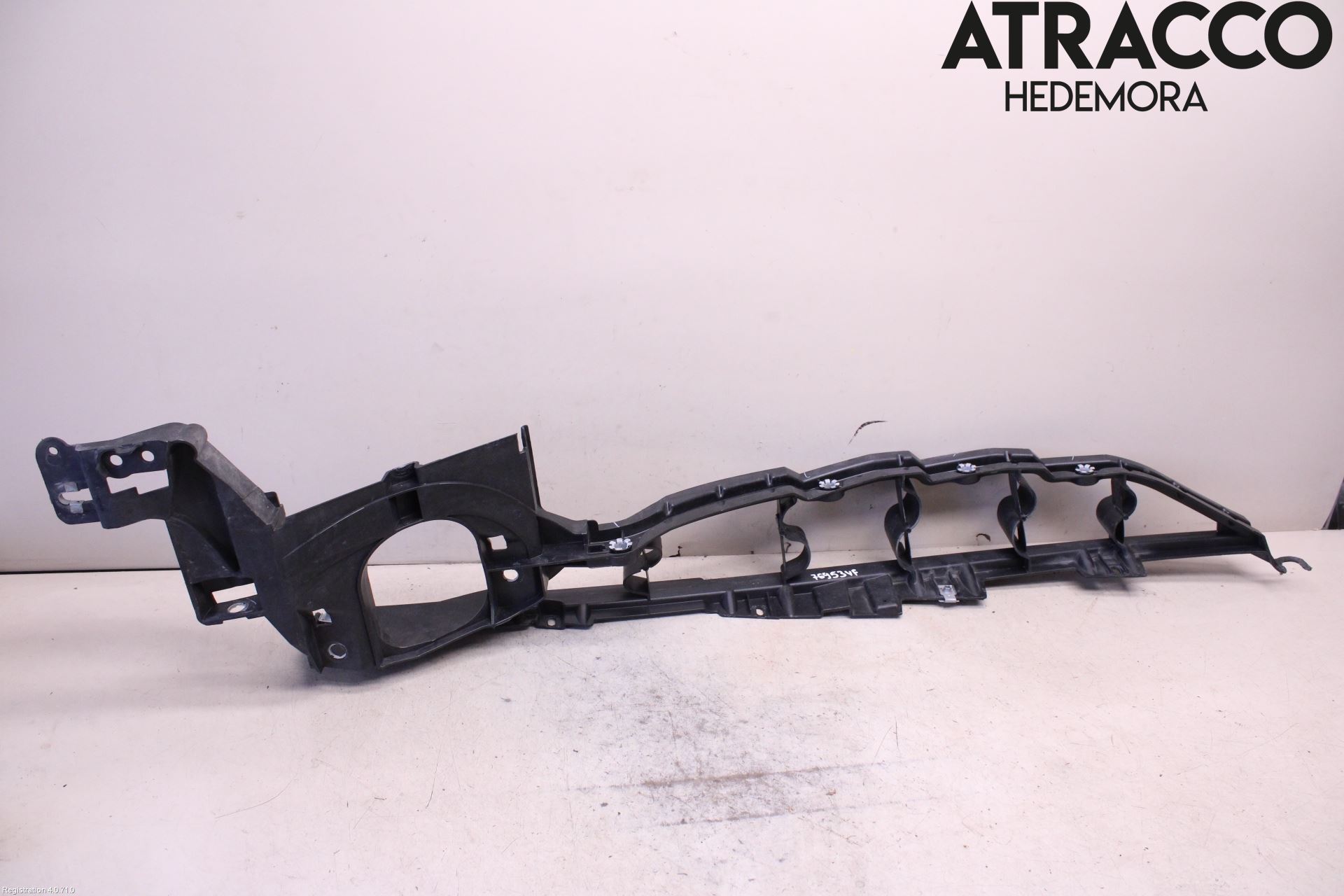 BMW X5 E70 07-13 Skärmfäste Fram Vä