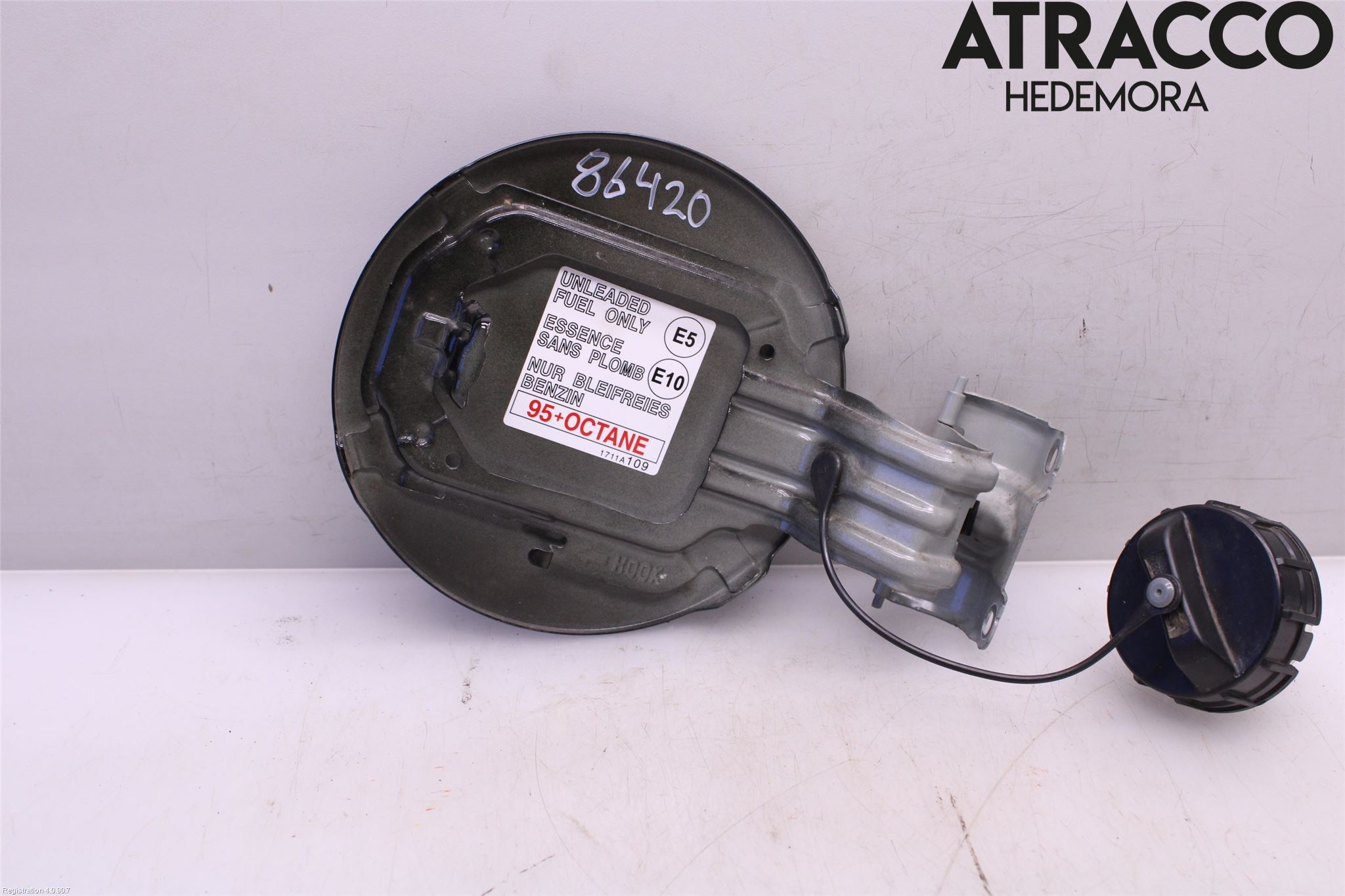 Mitsubishi SPACE STAR 13- Tanklucka