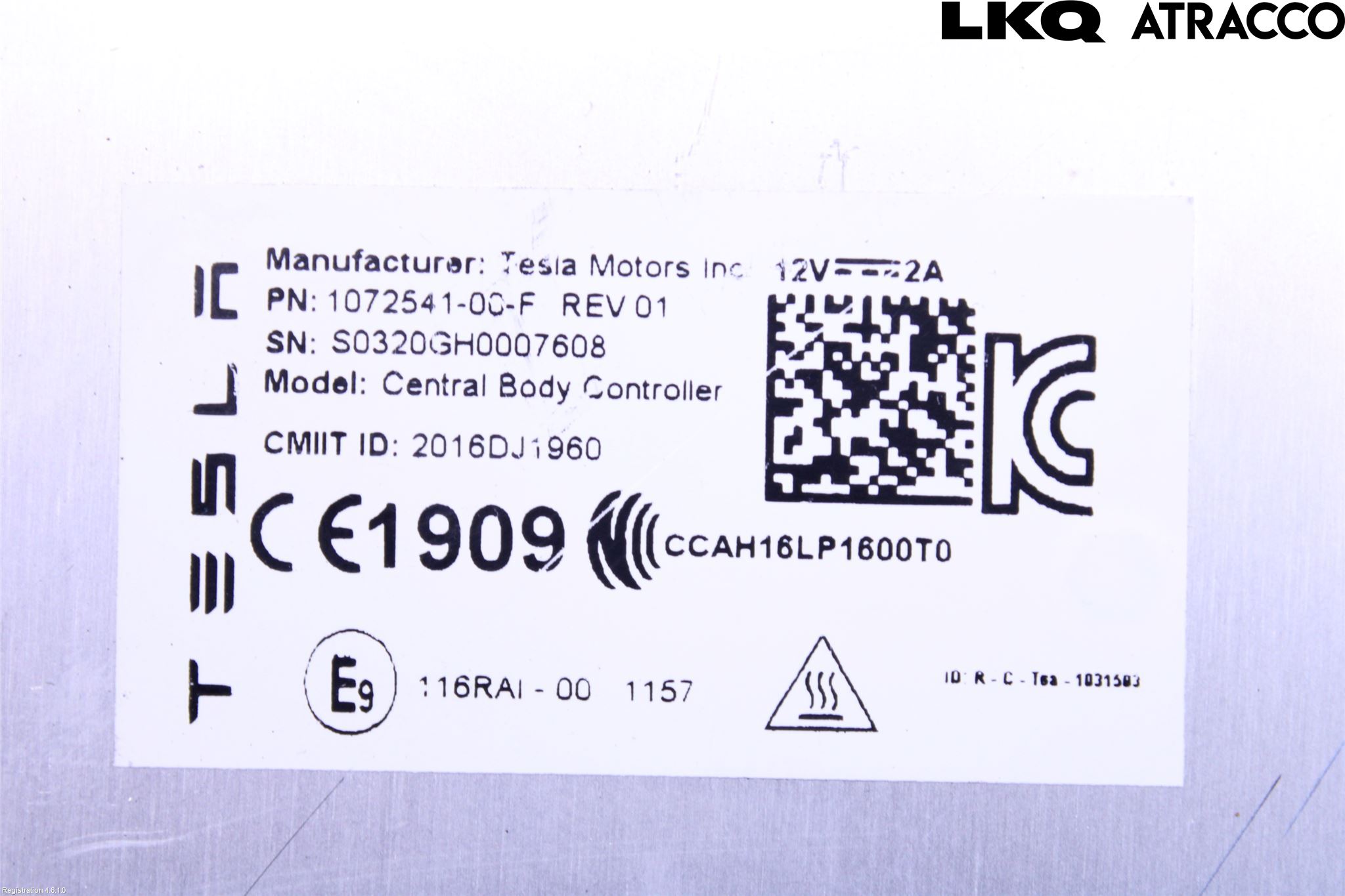 Tesla MODEL X 16- Antennförstärkare