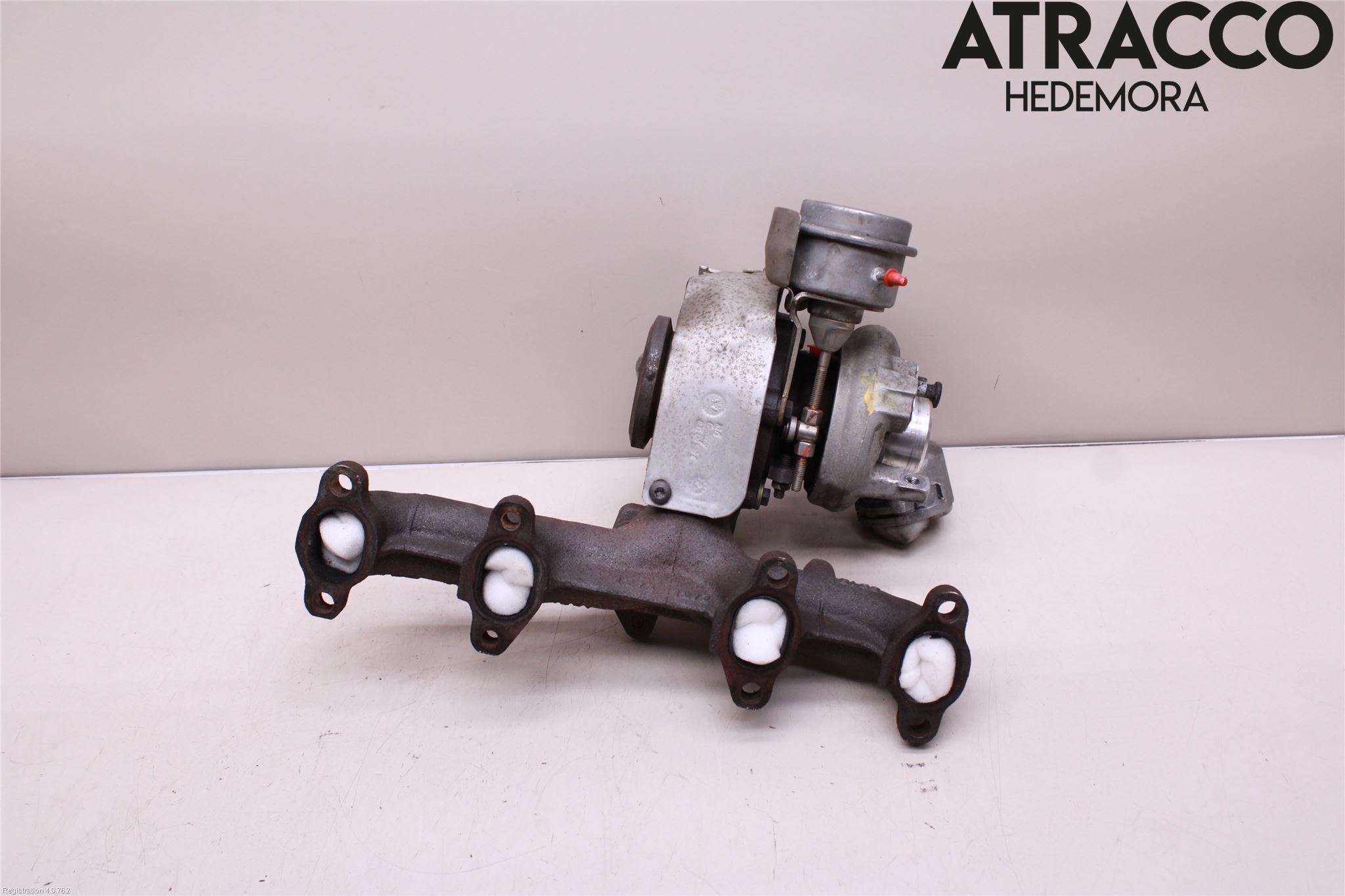 Volkswagen VW CADDY      04-10 Turboaggregat