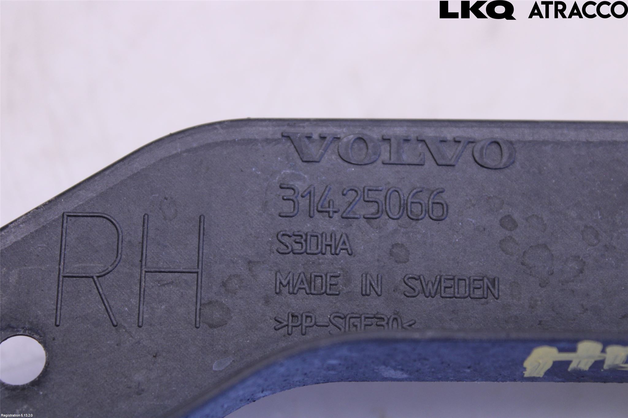 Volvo V90 17->> Stötfångarfäste Bak Hö