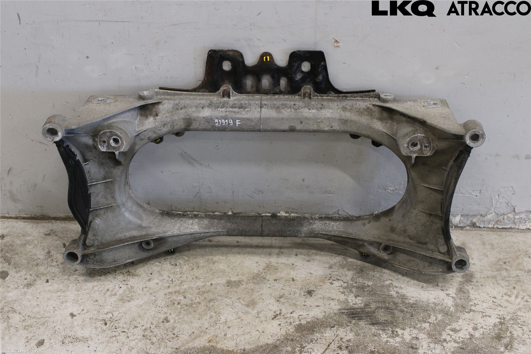 Lexus IS 220d/250/350 06-13 Framvagnsbalk