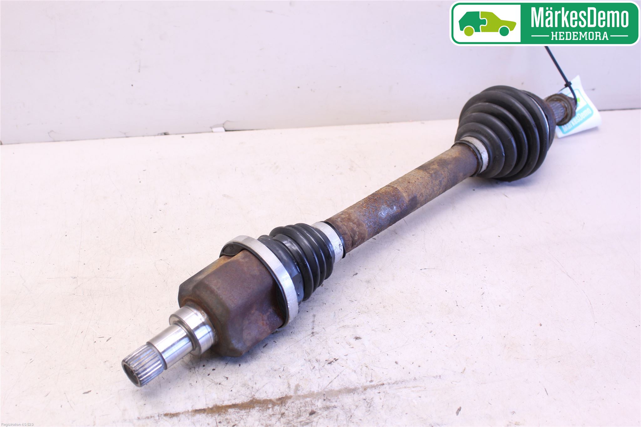 Peugeot PARTNER 08-15 Drivaxel Fram Vänster