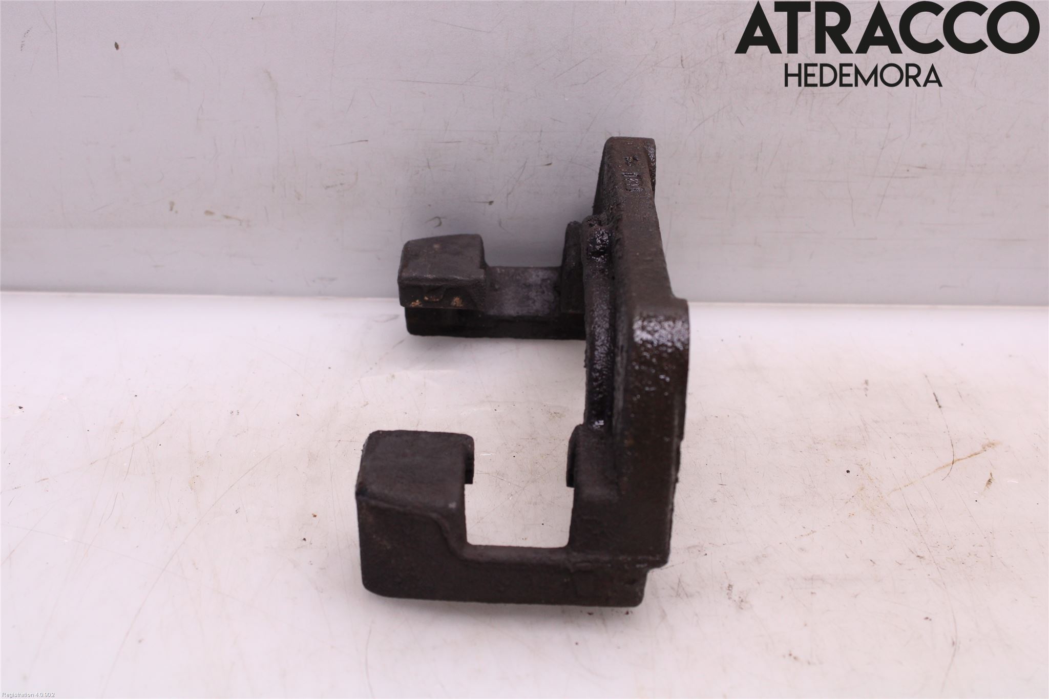 BMW X3 E83     03-10 Bromsokshållare