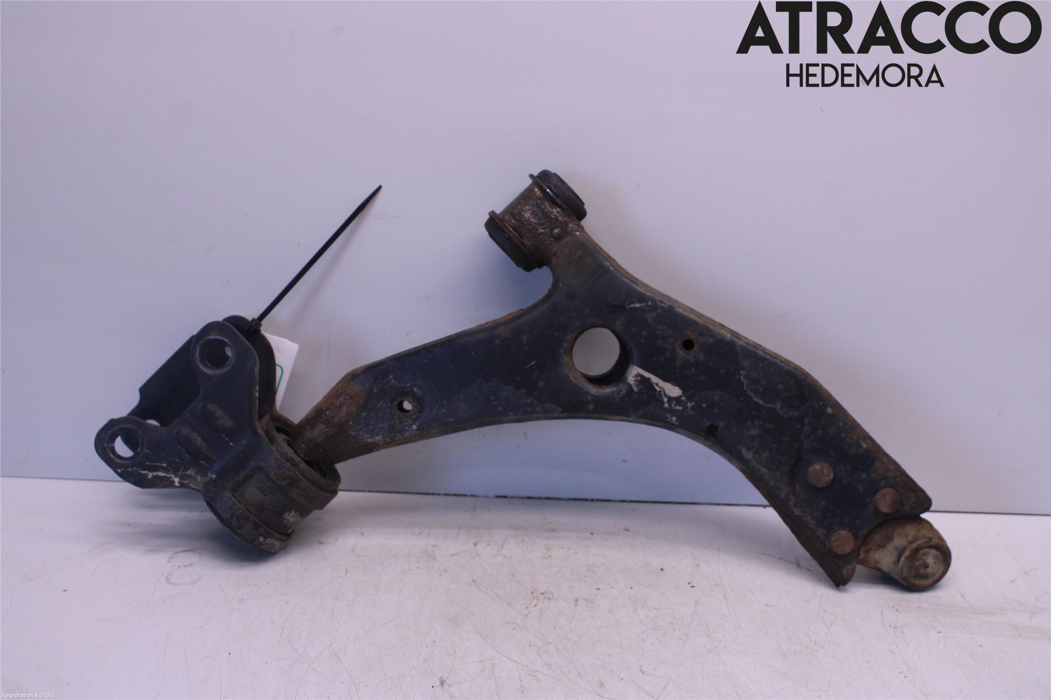 Ford FOCUS 15-18 Bärarm Fram Undre Vä